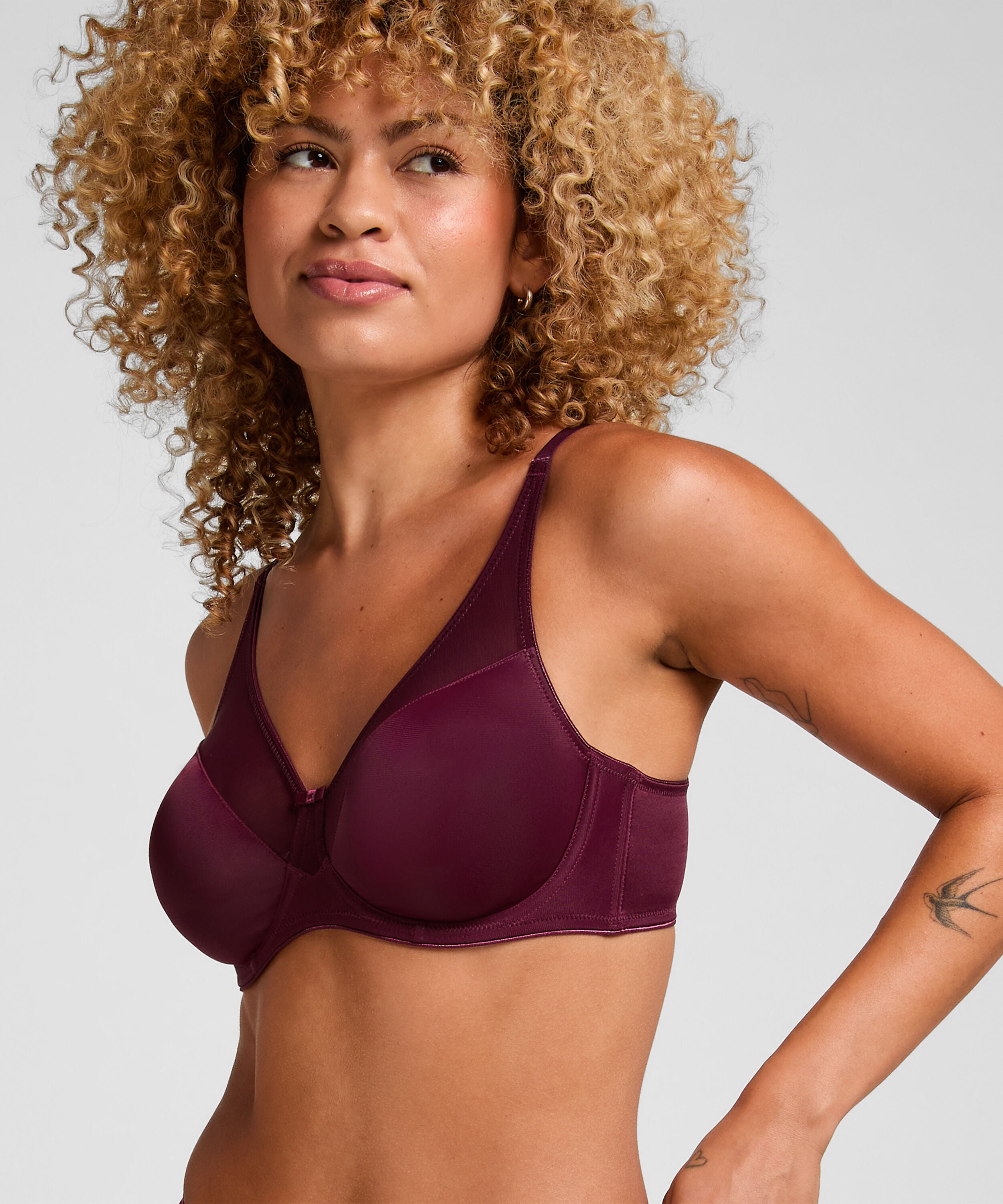 Niet-voorgevormde minimizer beugel bh Nina, Rood