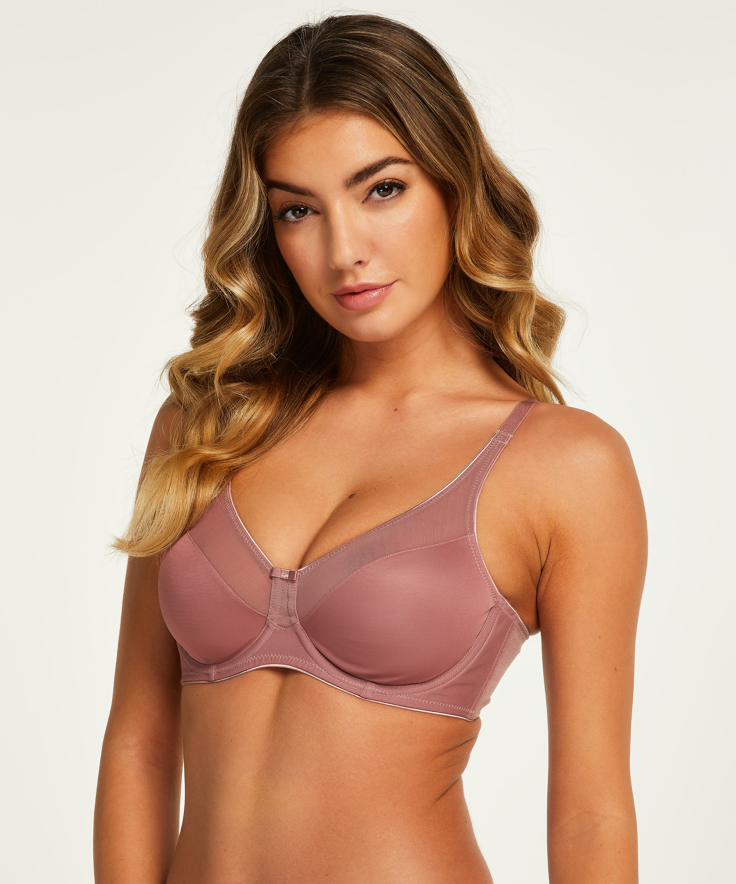 Soutien-gorge à armatures non-préformé minimiseur Nina, Pourpre, main