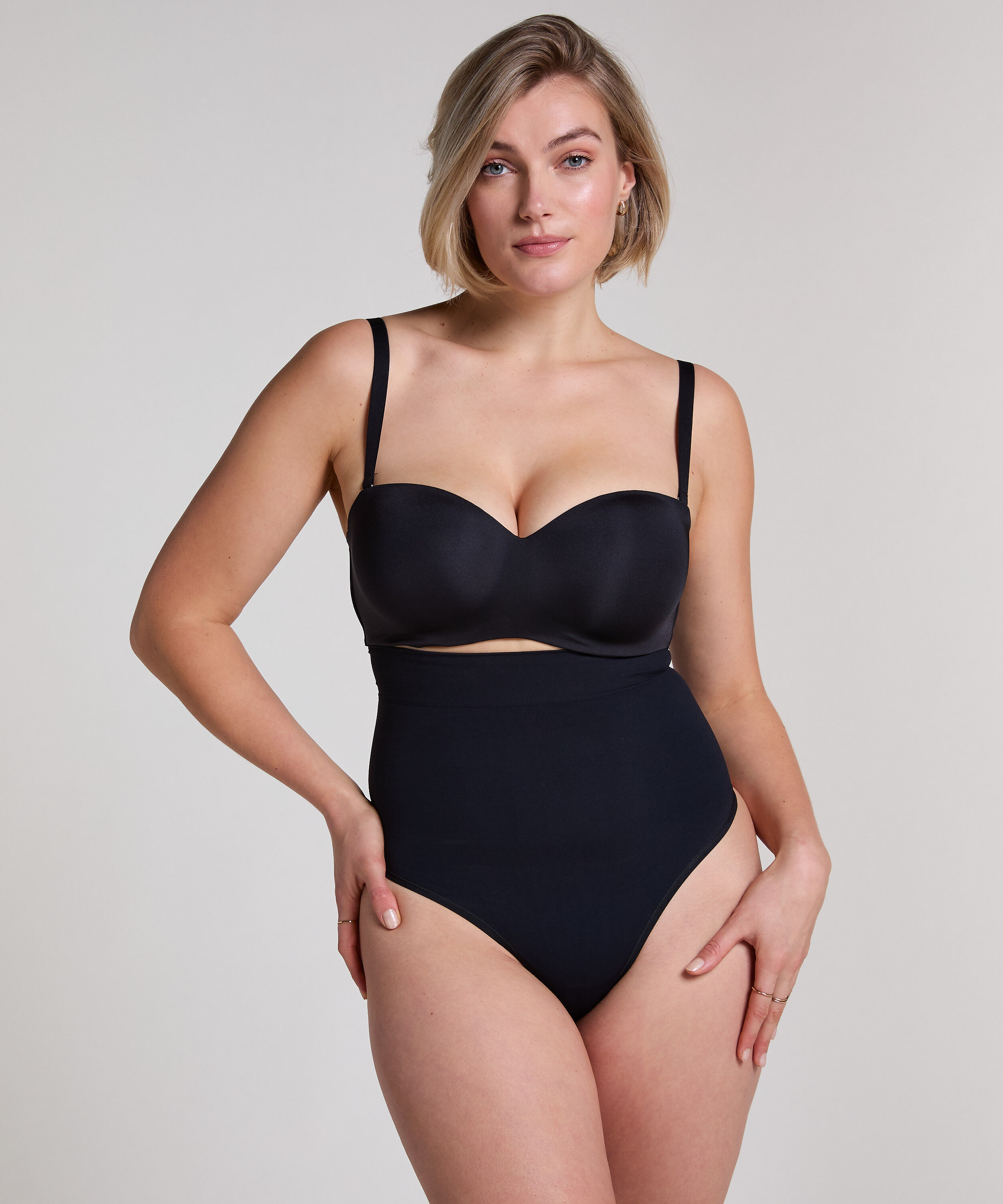 Naadloze corrigerend string met hoge taille, Zwart Naadloze corrigerend string met hoge taille, Zwart