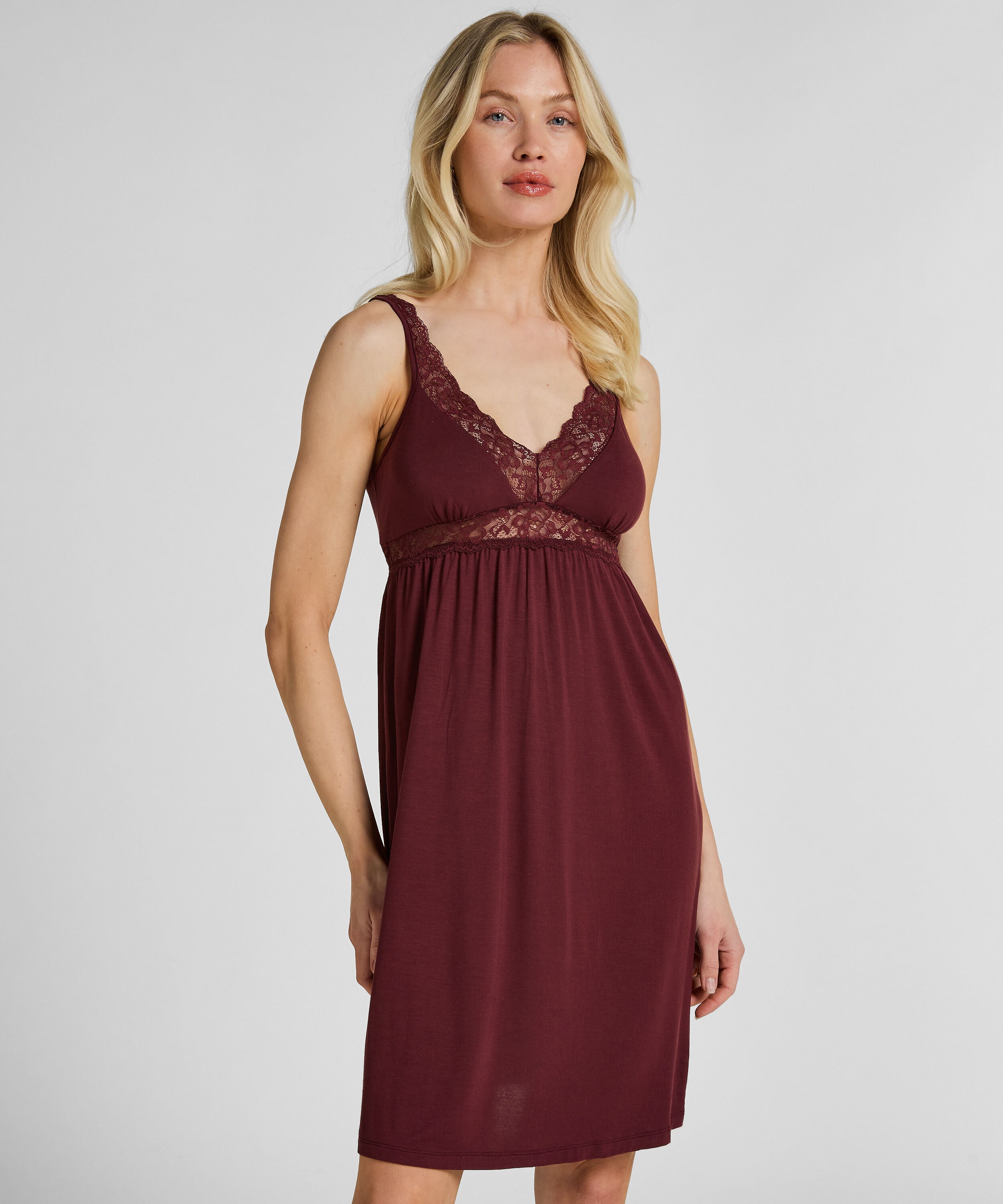 Nuisette en Jersey avec Dentelle, Pourpre