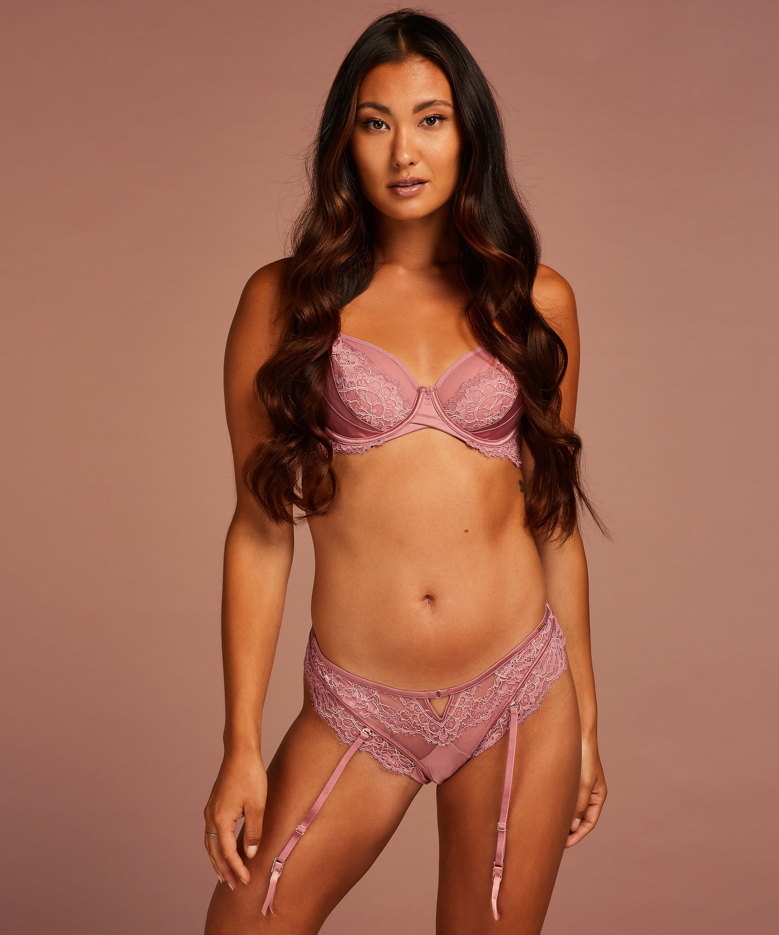 Hoge brazilian Cecile, Roze