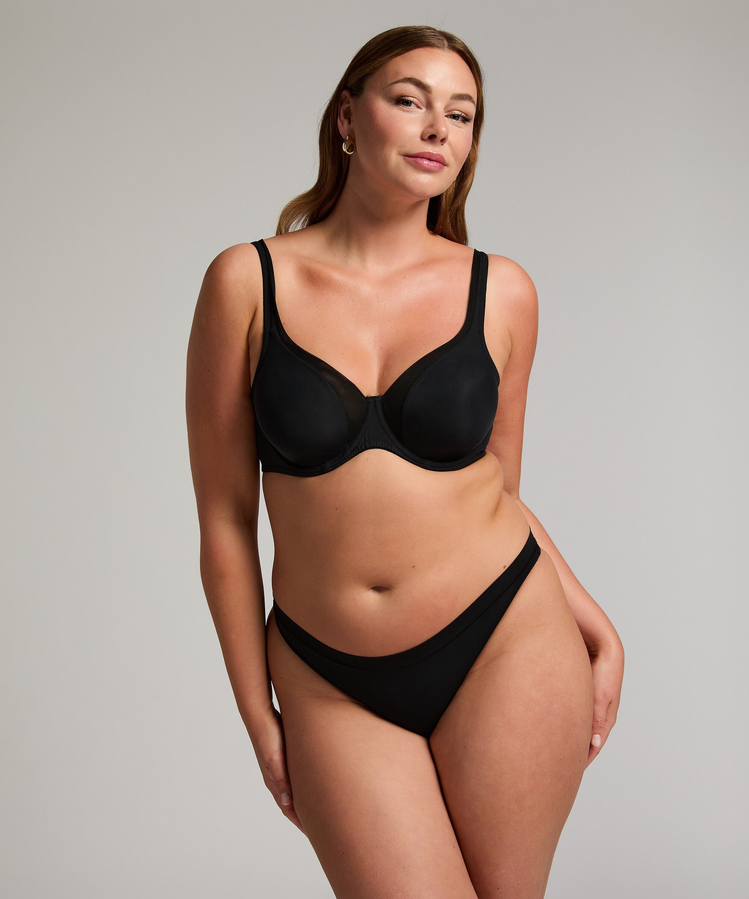 Soutien-gorge &agrave; armatures non-pr&eacute;form&eacute; en maille, Noir