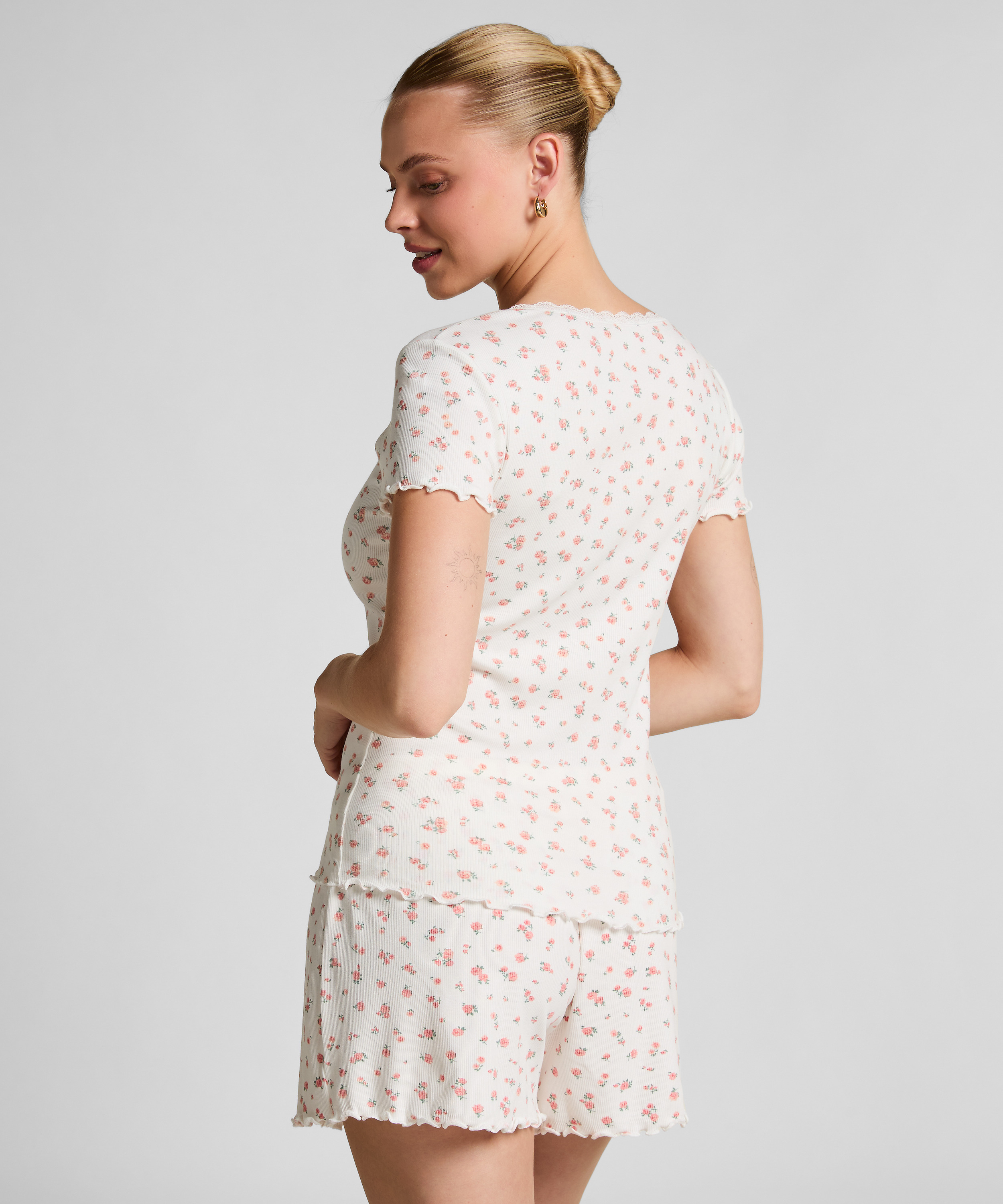 Haut &agrave; manches courtes en dentelle c&ocirc;tel&eacute;e, Blanc, main