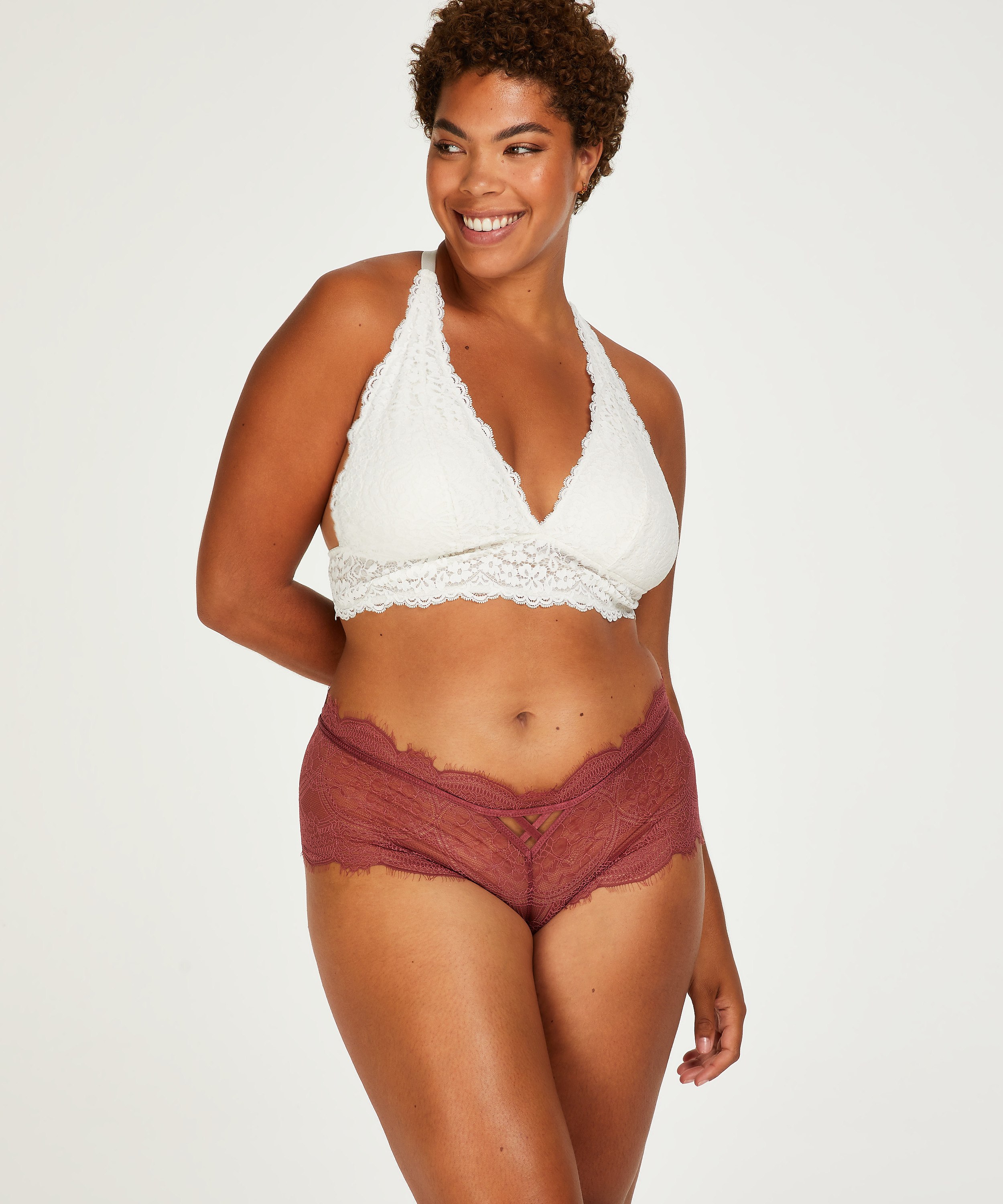 Hipster Yui, Rood, main