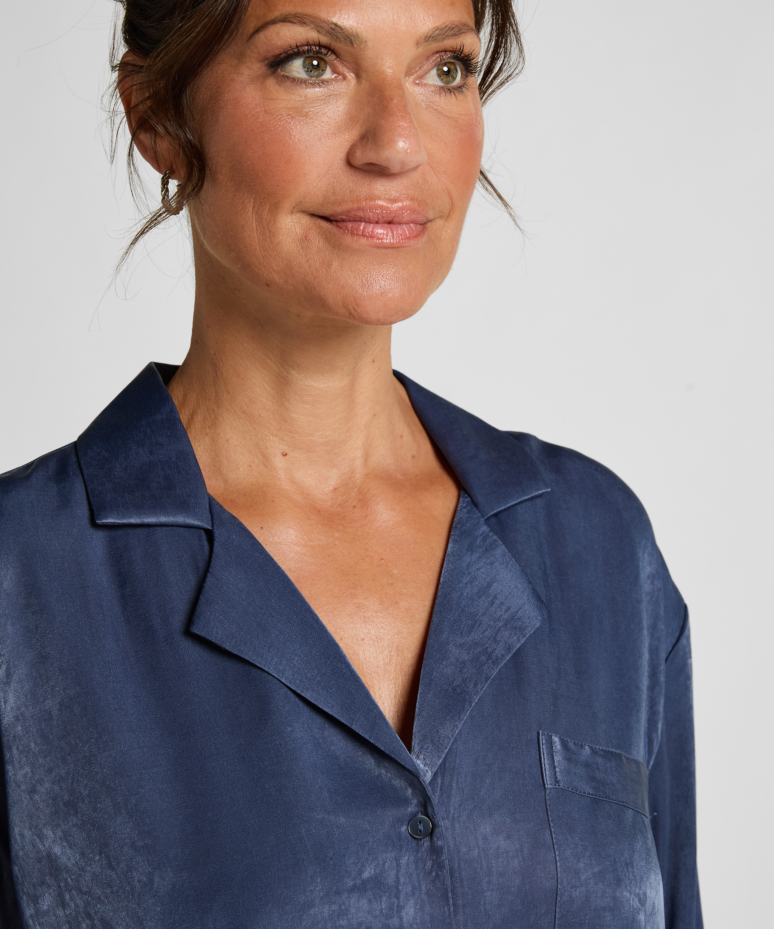 Veste &agrave; manches longues Satin Ayla, Bleu, main