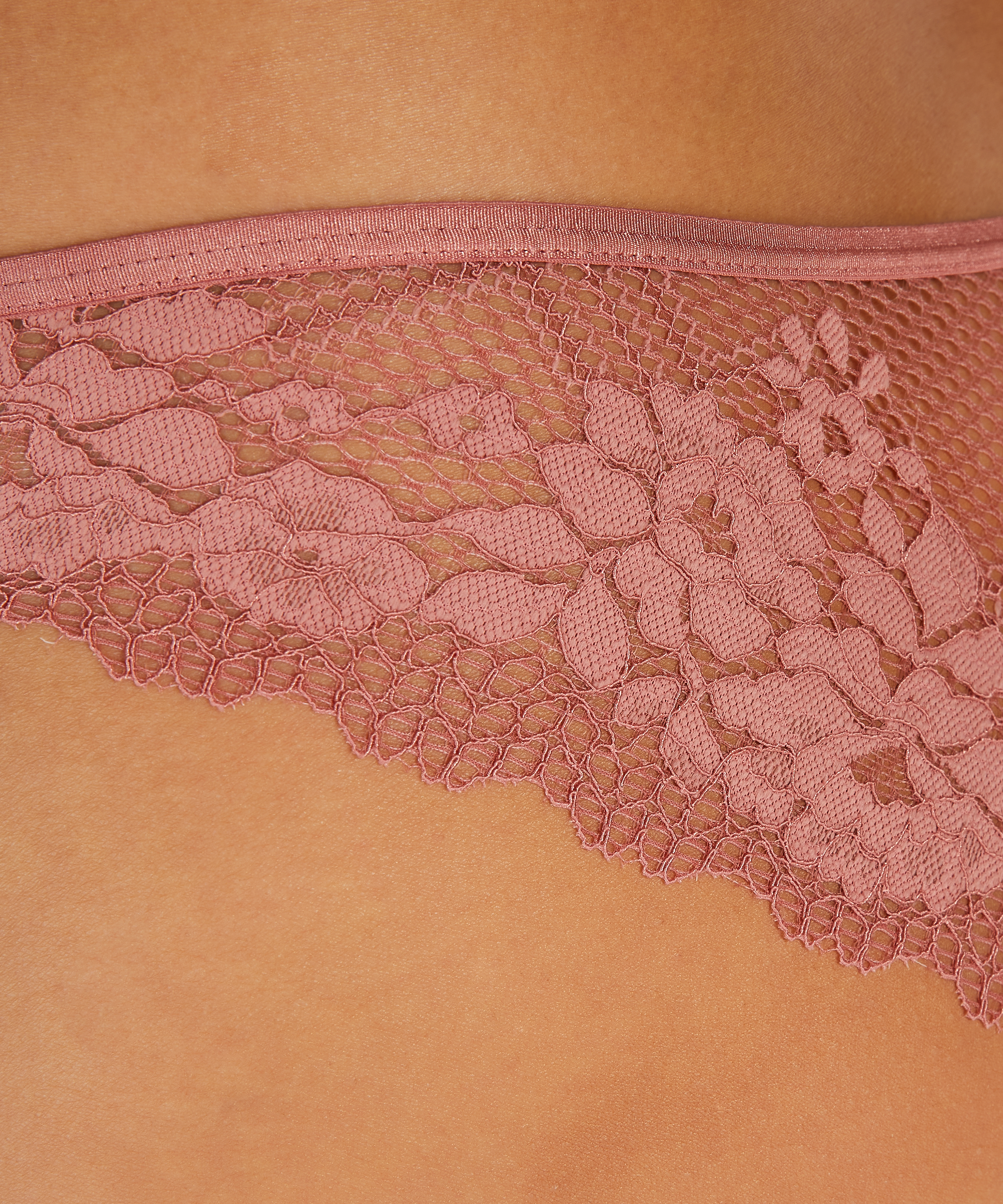 Brazilian Bruna, Roze, main