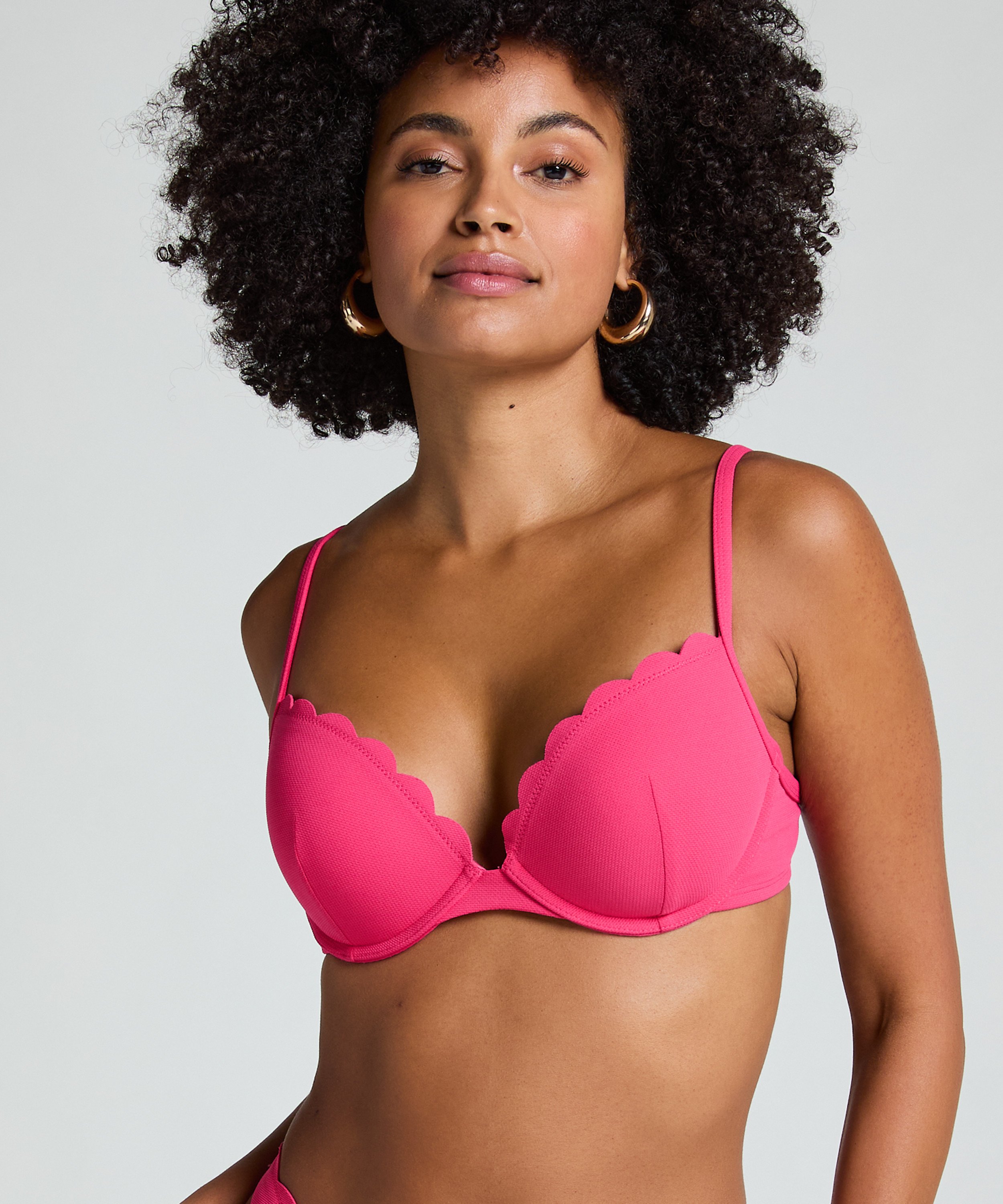 Haut de bikini à armatures à effet push-up préformé Scallop Taille A - E, Rose, main