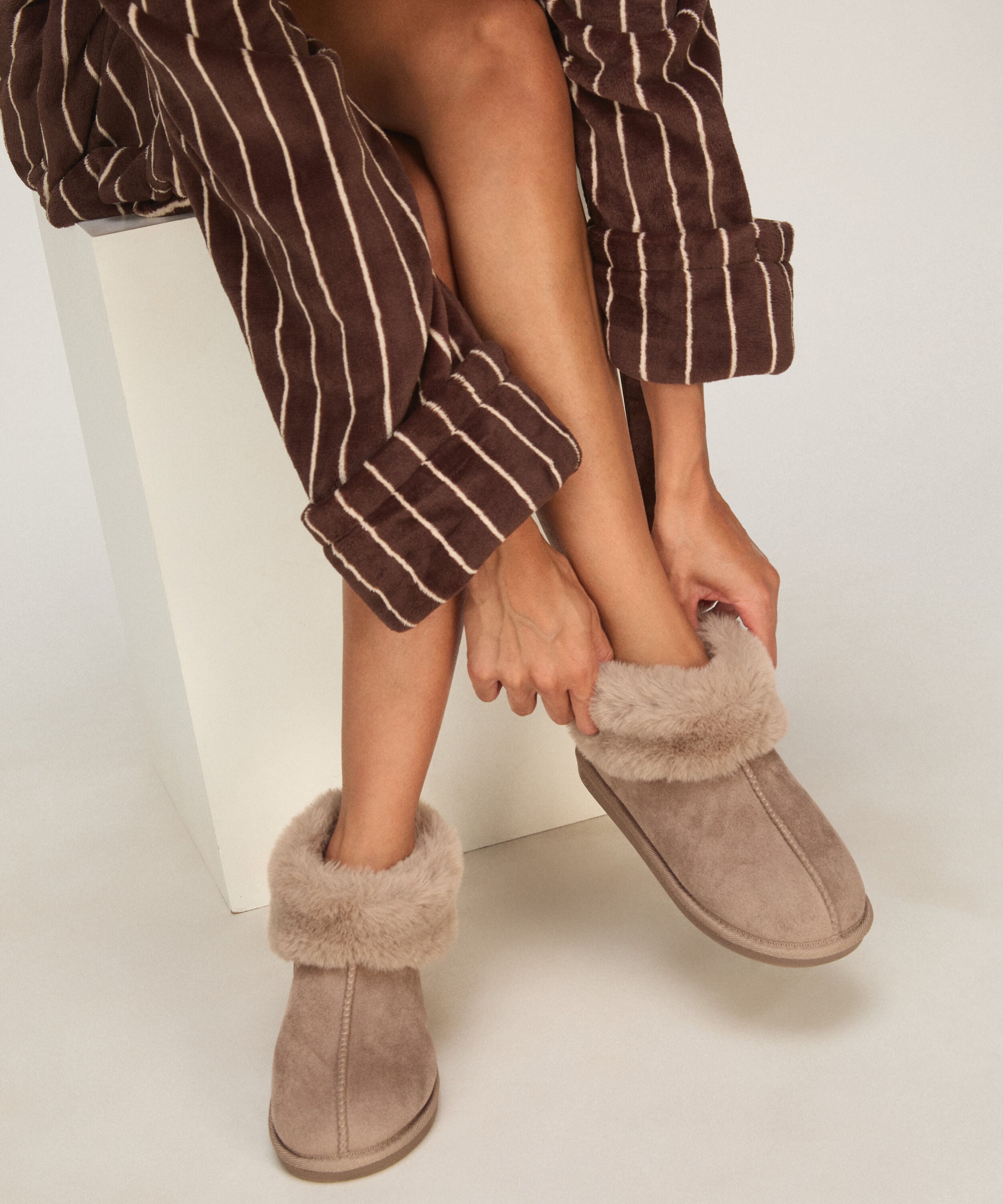 Chaussons Boot Faux Suede, Gris Chaussons Boot Faux Suede, Gris