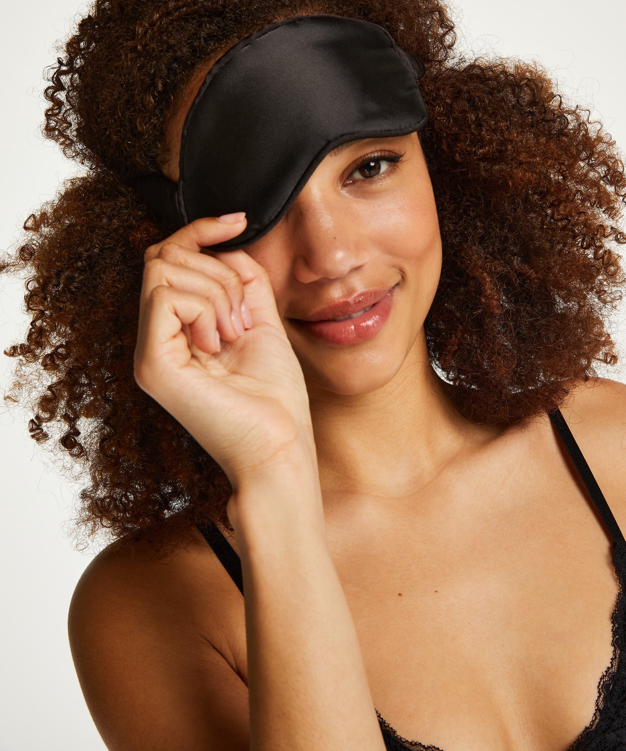 Masque pour dormir, Noir