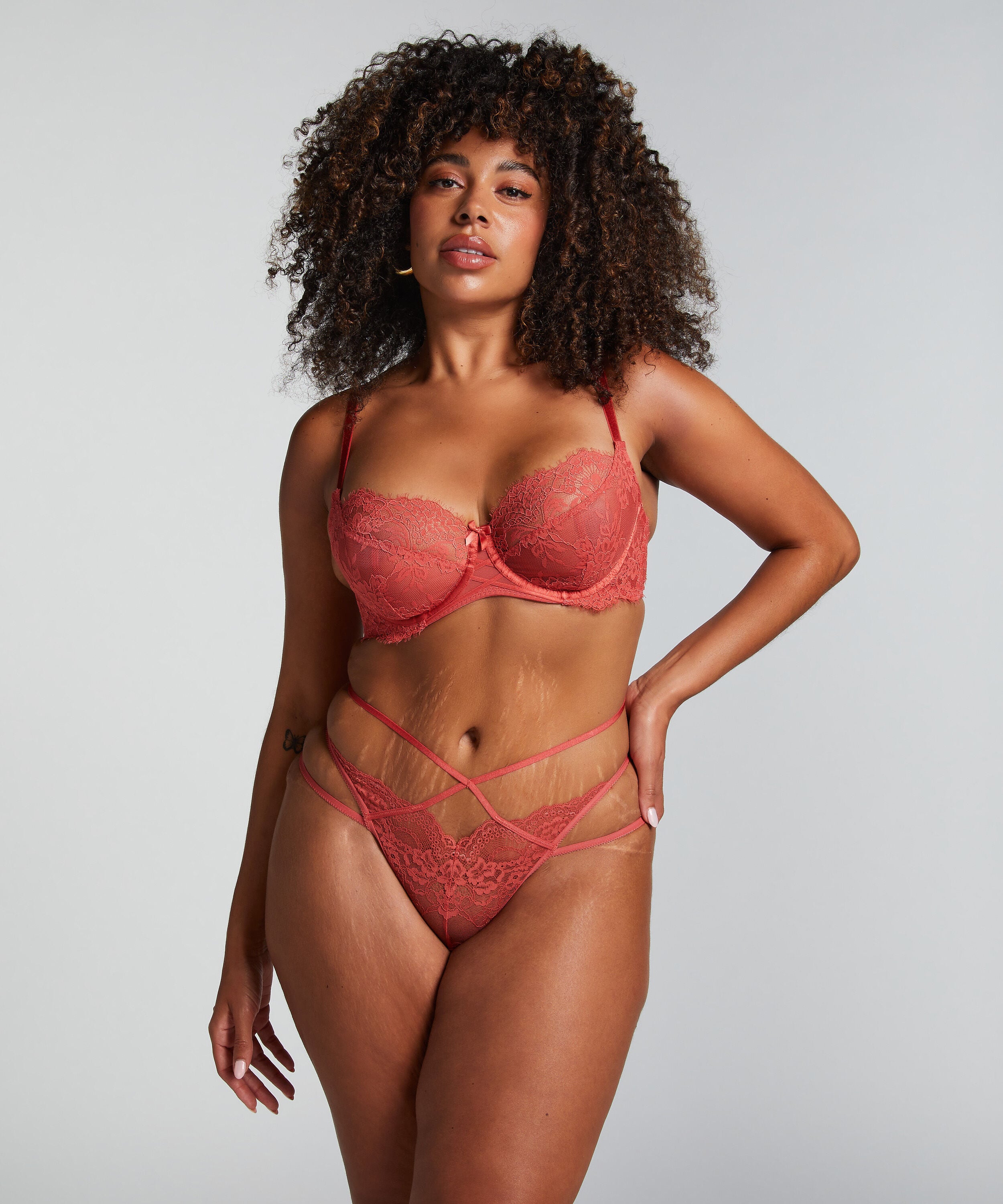 String Amala, Rouge