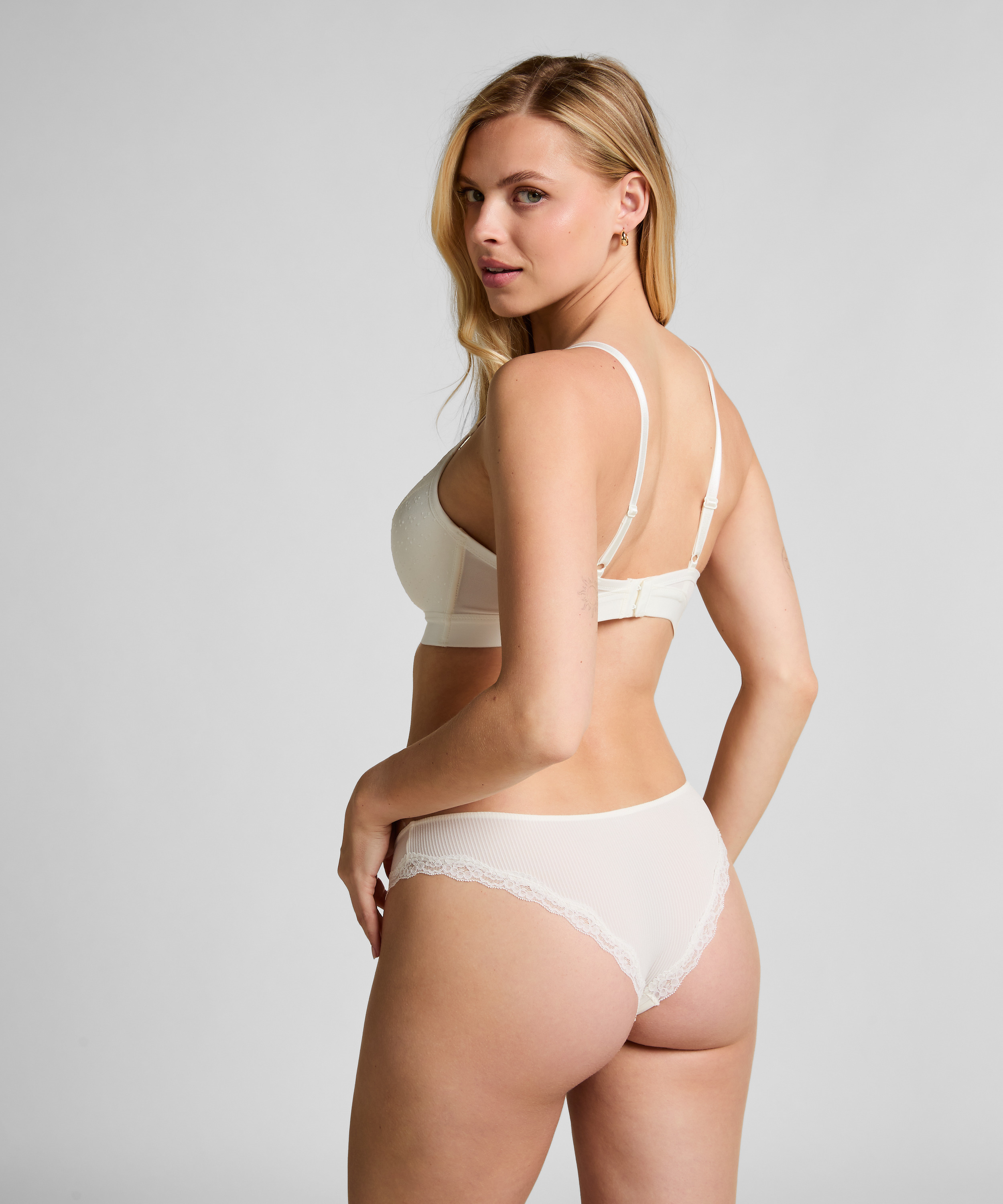Soutien-gorge préformé sans armatures Sophie, Blanc, main