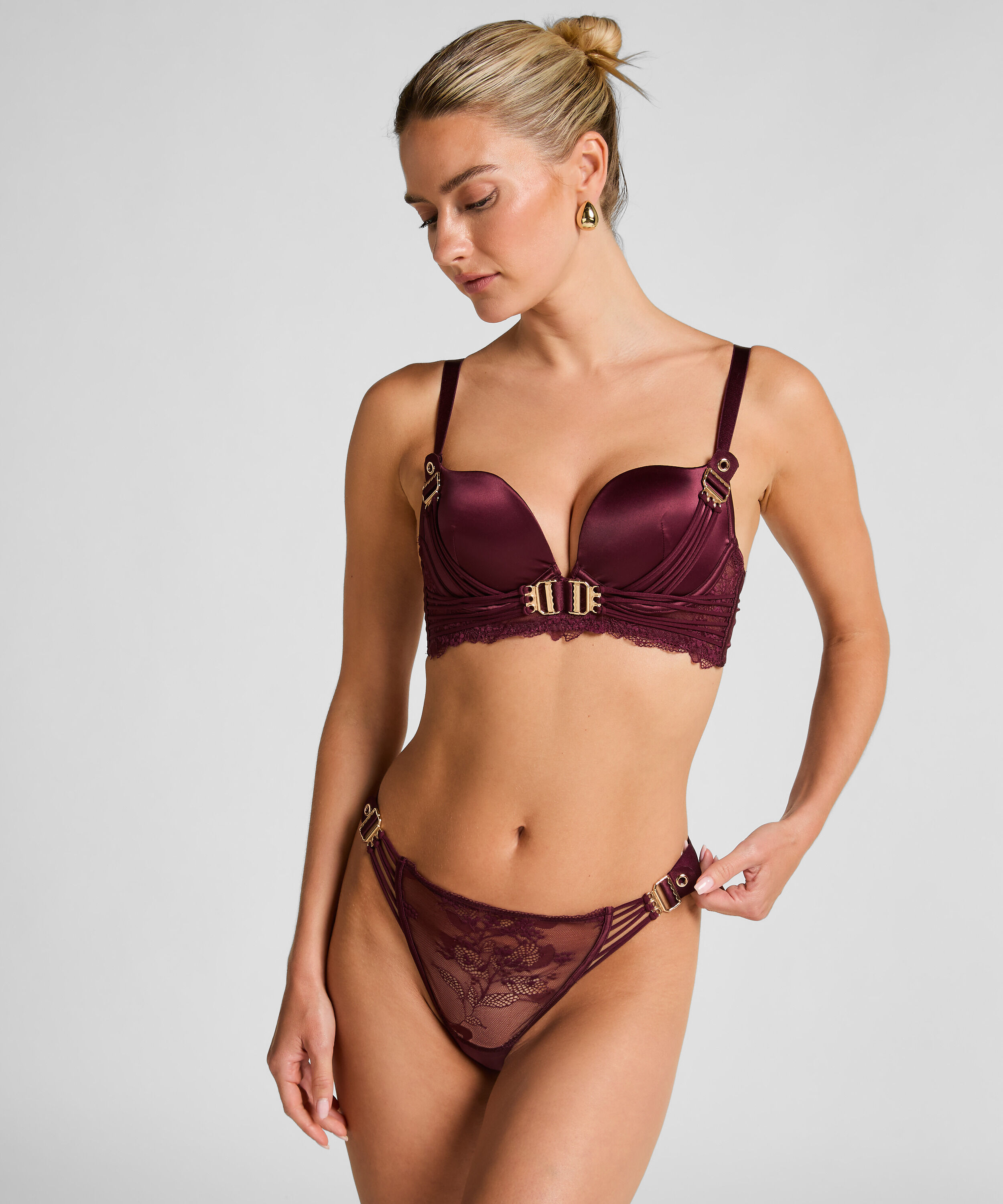 String Avela, Rouge