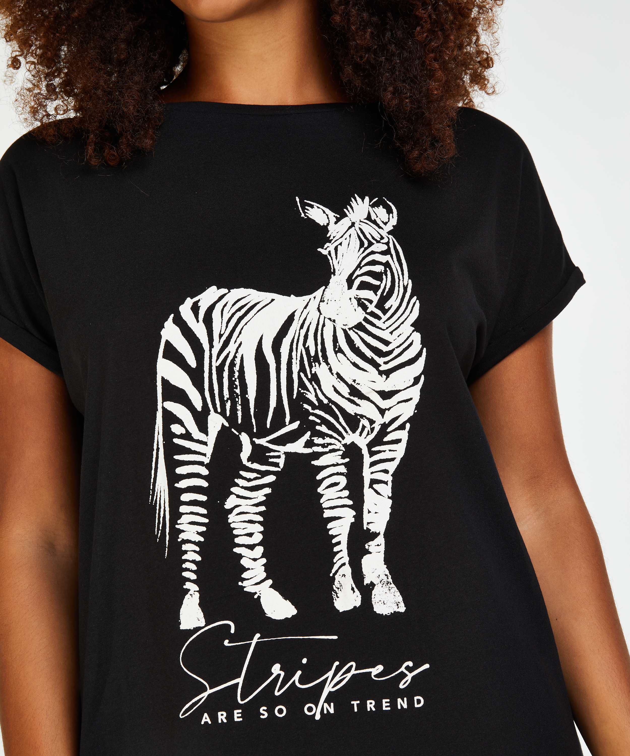 Chemise de nuit col rond, Noir, main