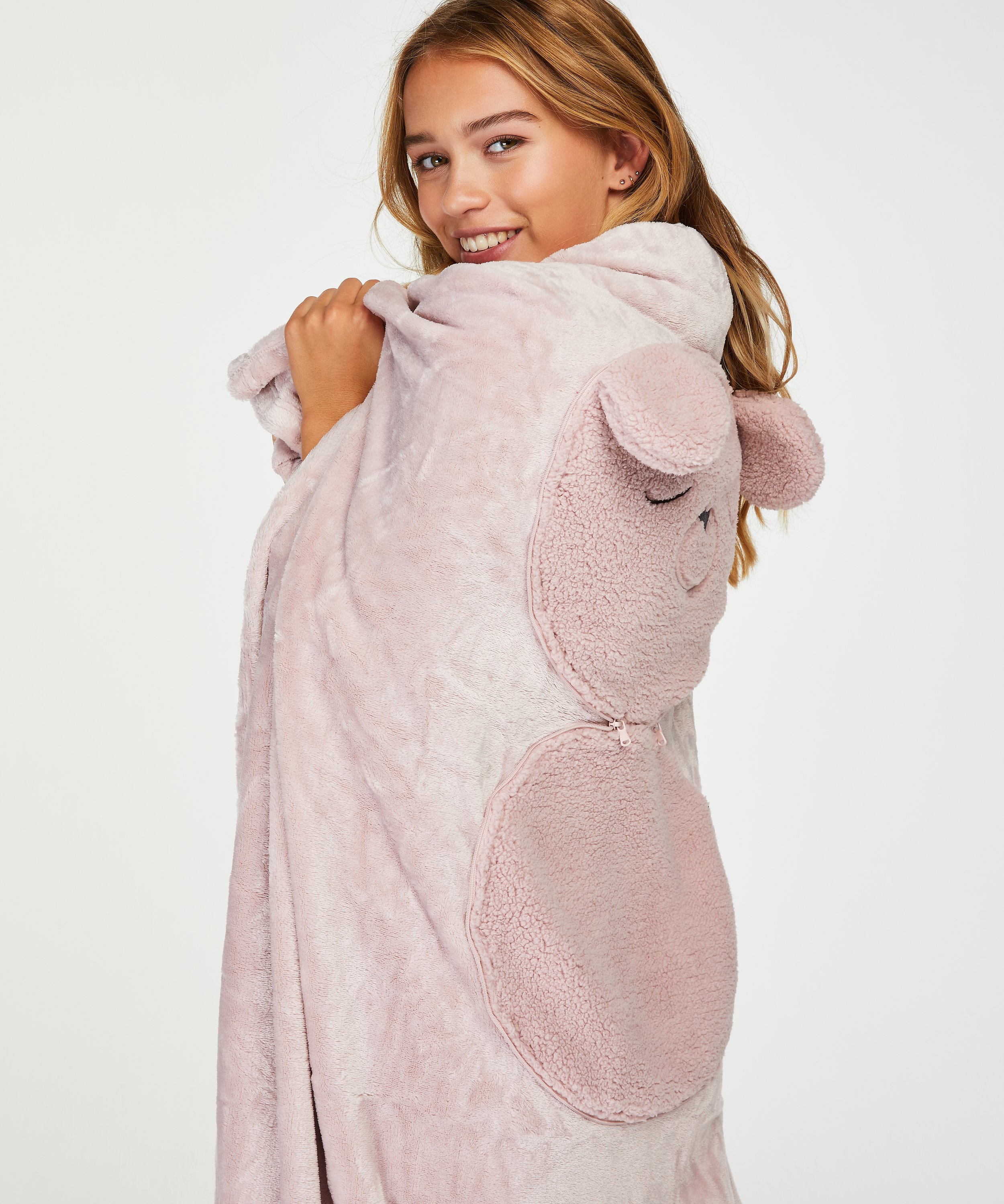 Couverture Cosy Bear, Pourpre, main