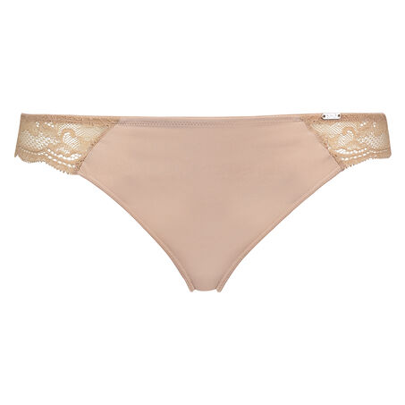 Brazilian Angie, Huidskleur