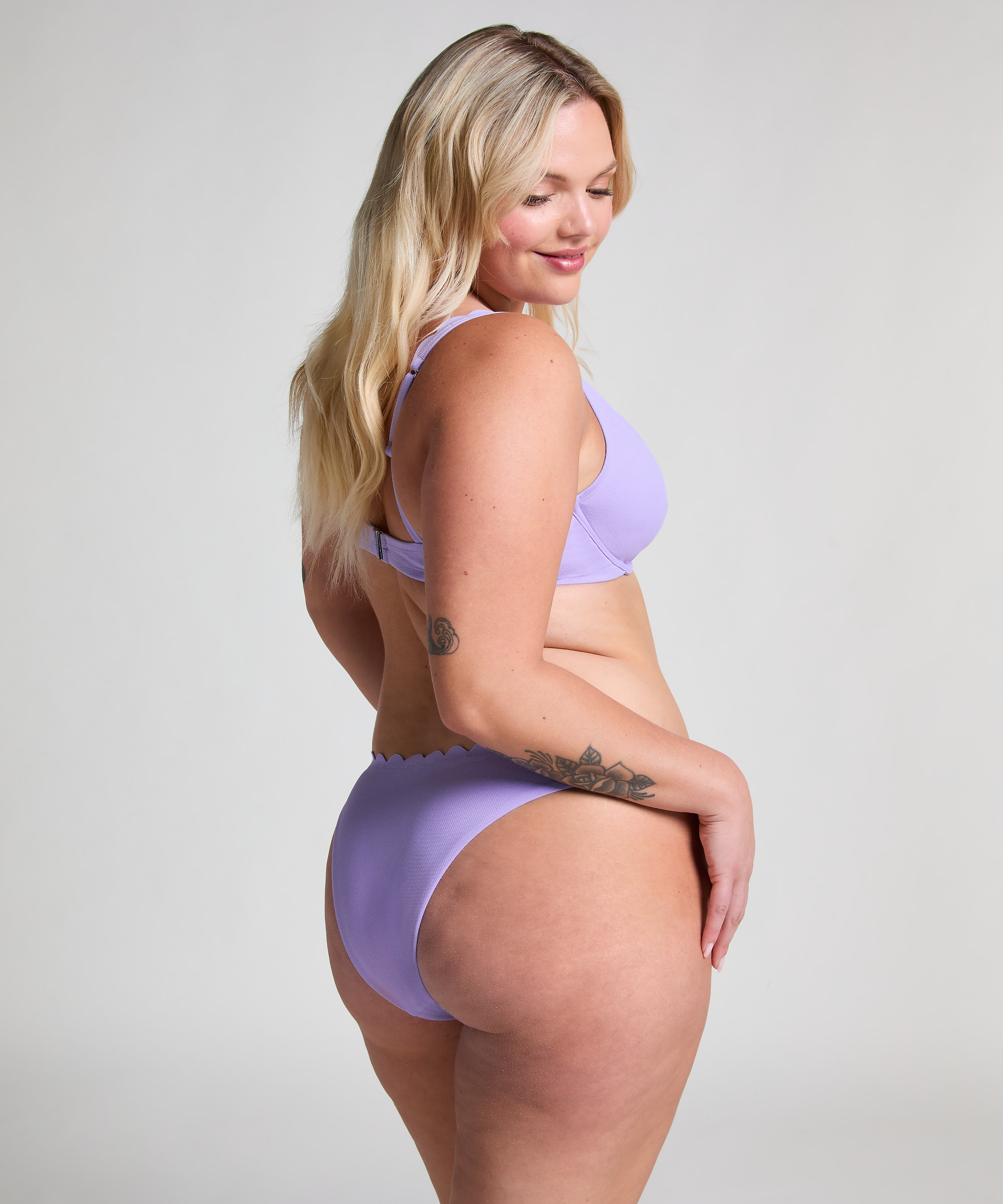 Haut de bikini &agrave; armatures non pr&eacute;form&eacute; Scallop, Pourpre, main