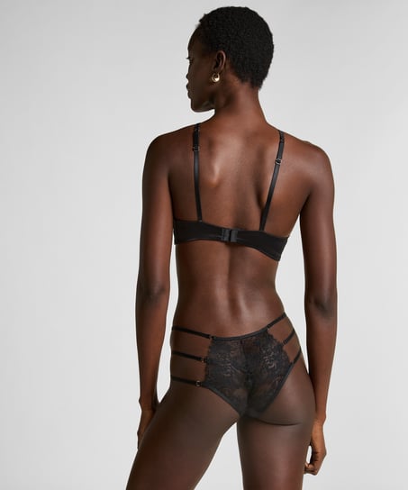 Brazilian Nienke, Zwart