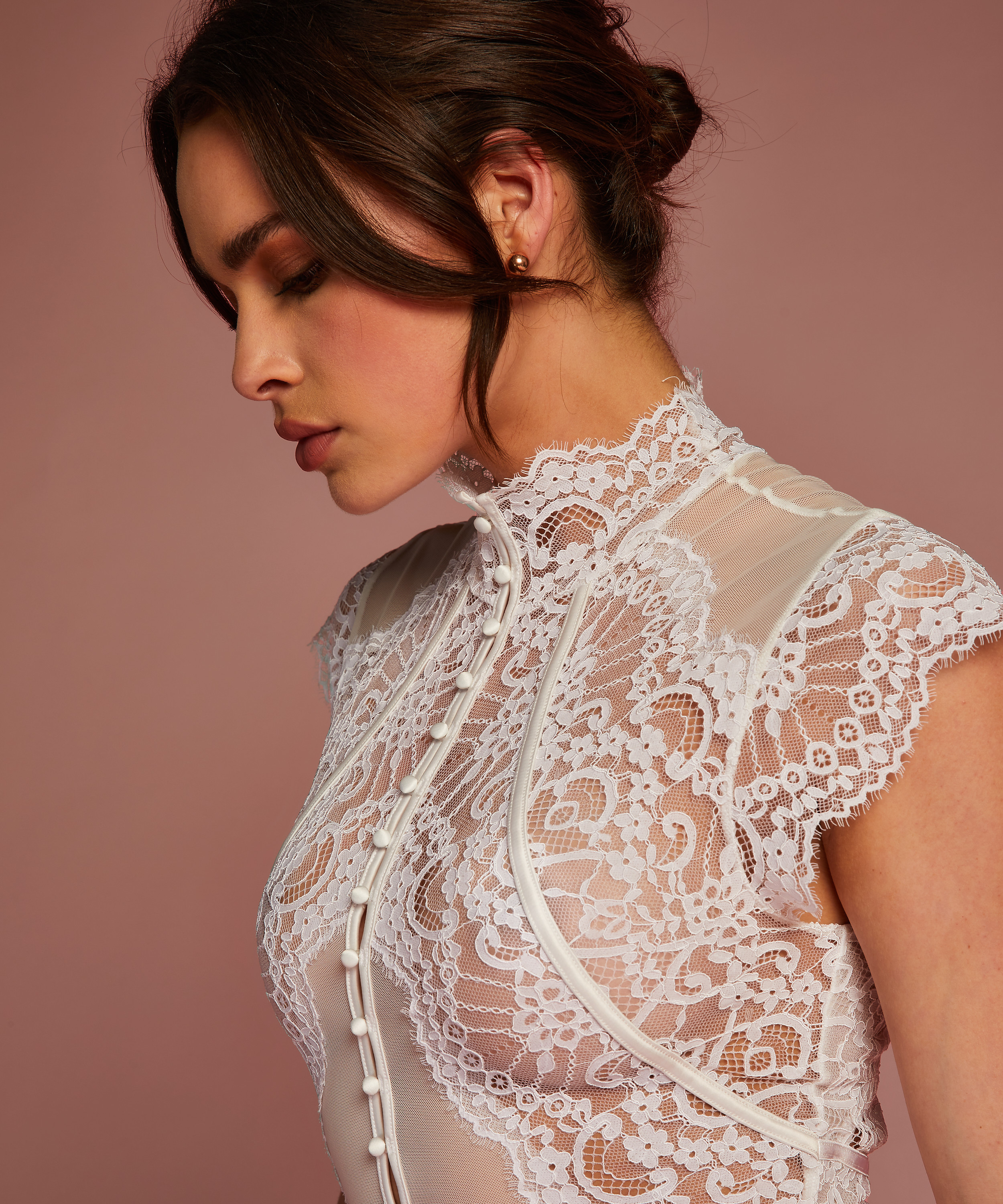 Body Amelia, Wit, main