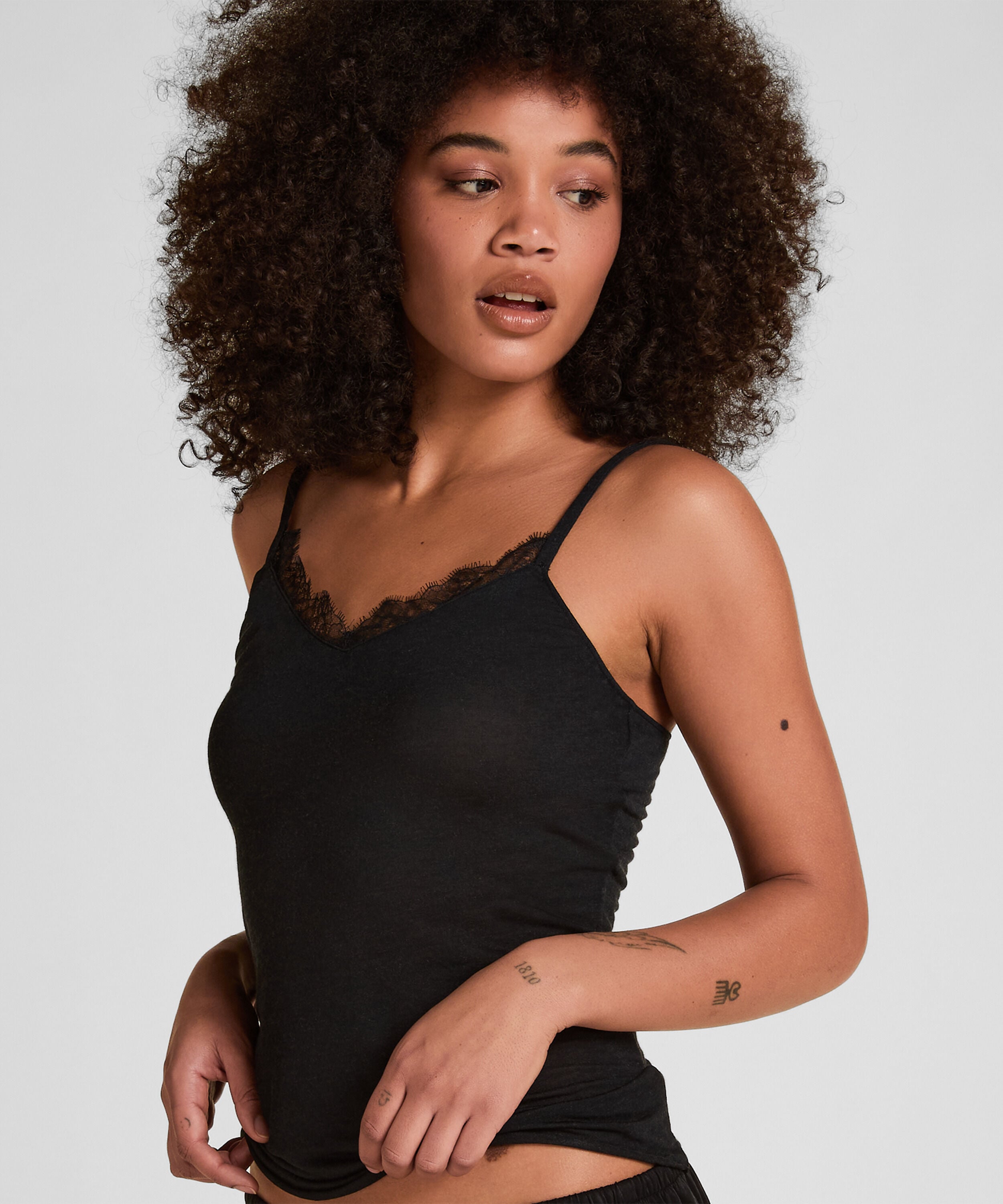 super soft Kant V-Neck cami met Cashmere, Zwart super soft Kant V-Neck cami met Cashmere, Zwart
