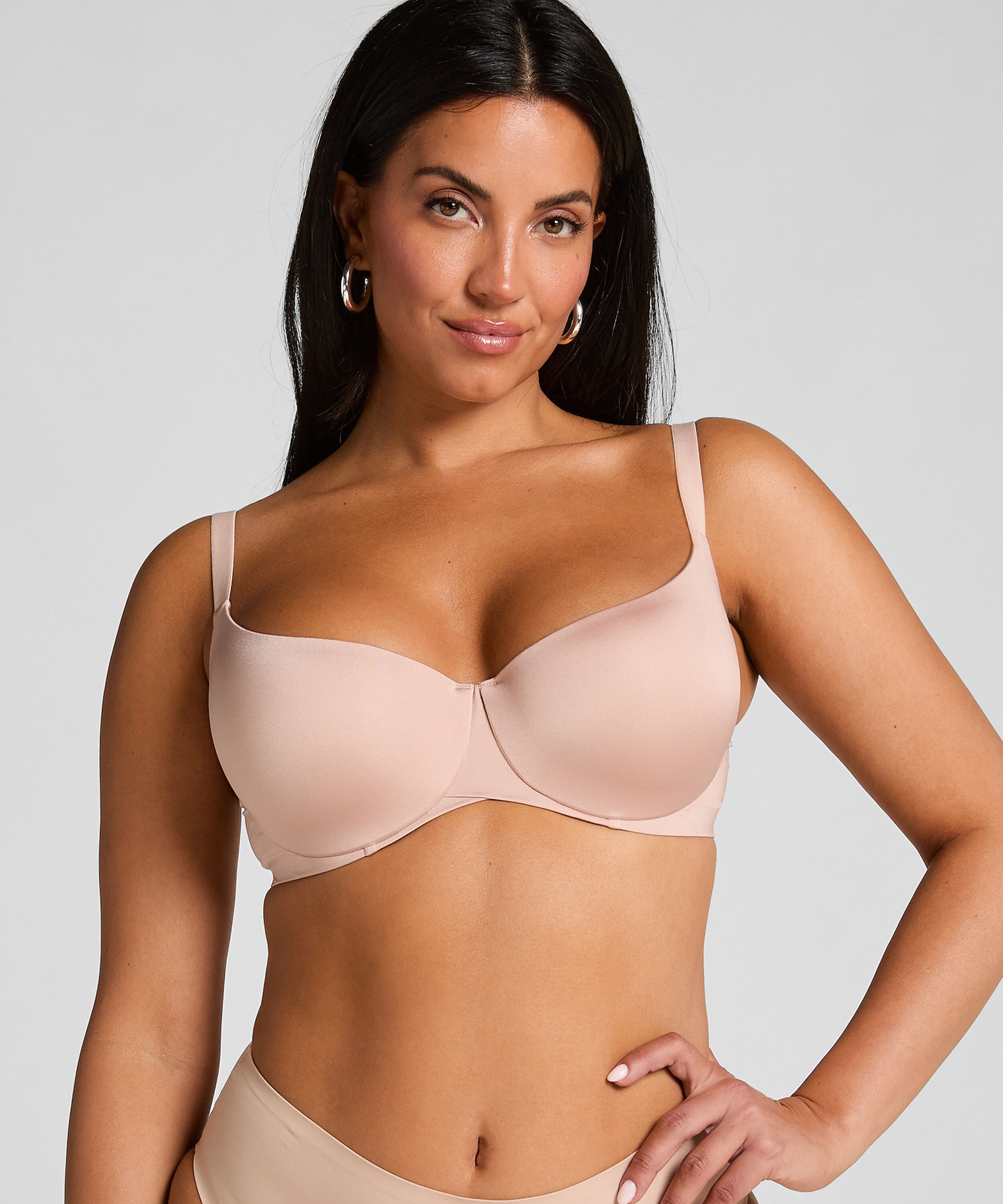 Voorgevormde beugel bh Smooth, Beige Voorgevormde beugel bh Smooth, Beige