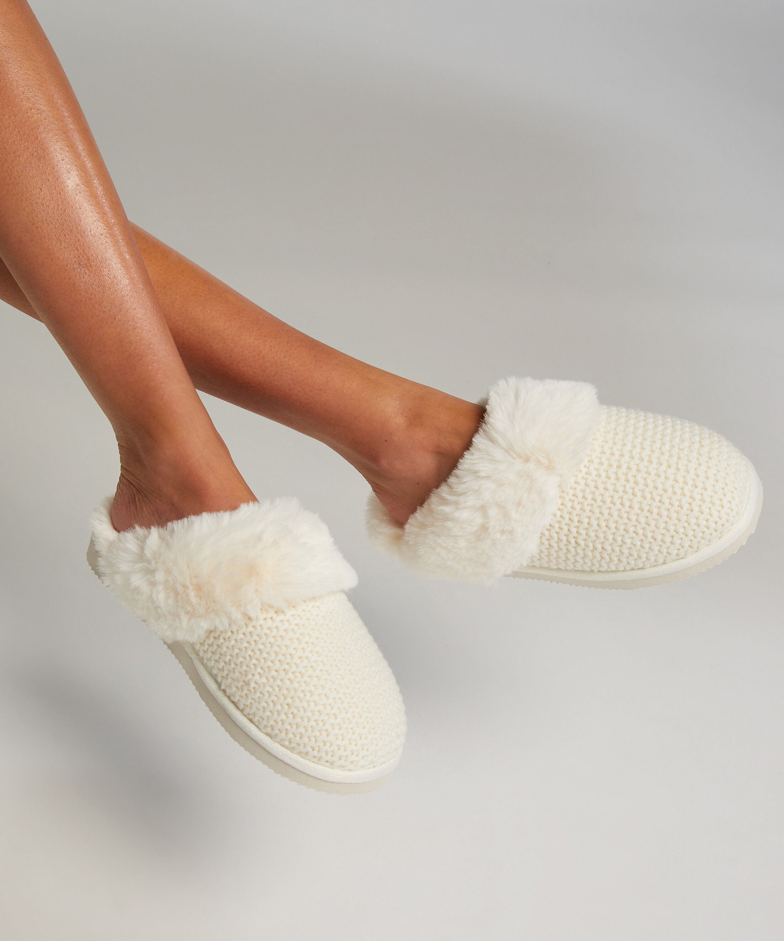 Teddy slippers, Wit