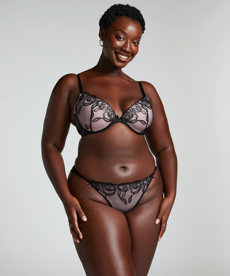 Brazilian Beau, Zwart