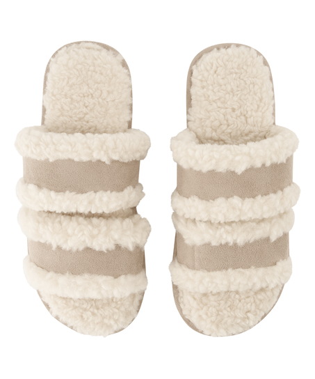 Slipper Hannah, Wit