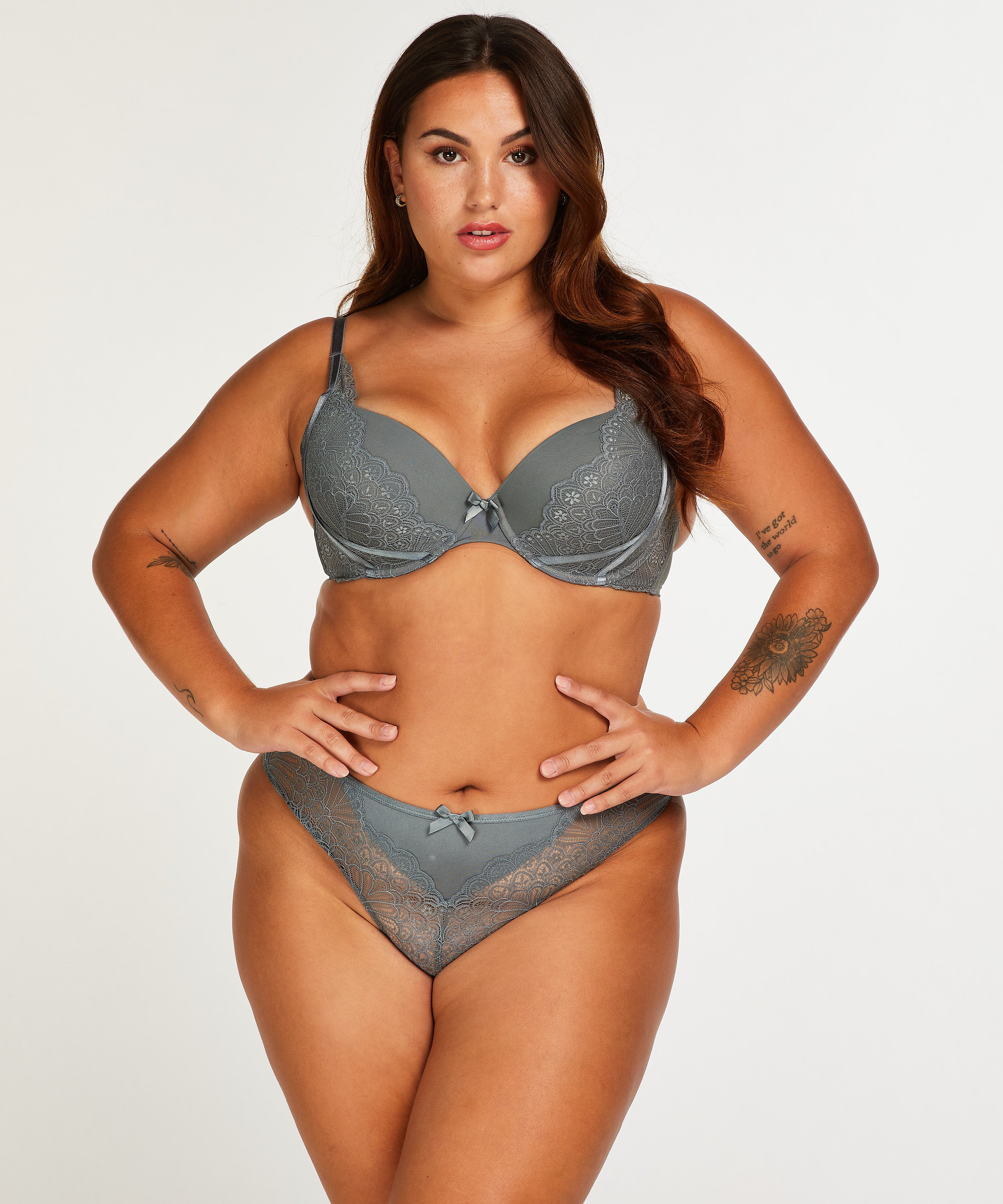 String Naomi, Blauw, main