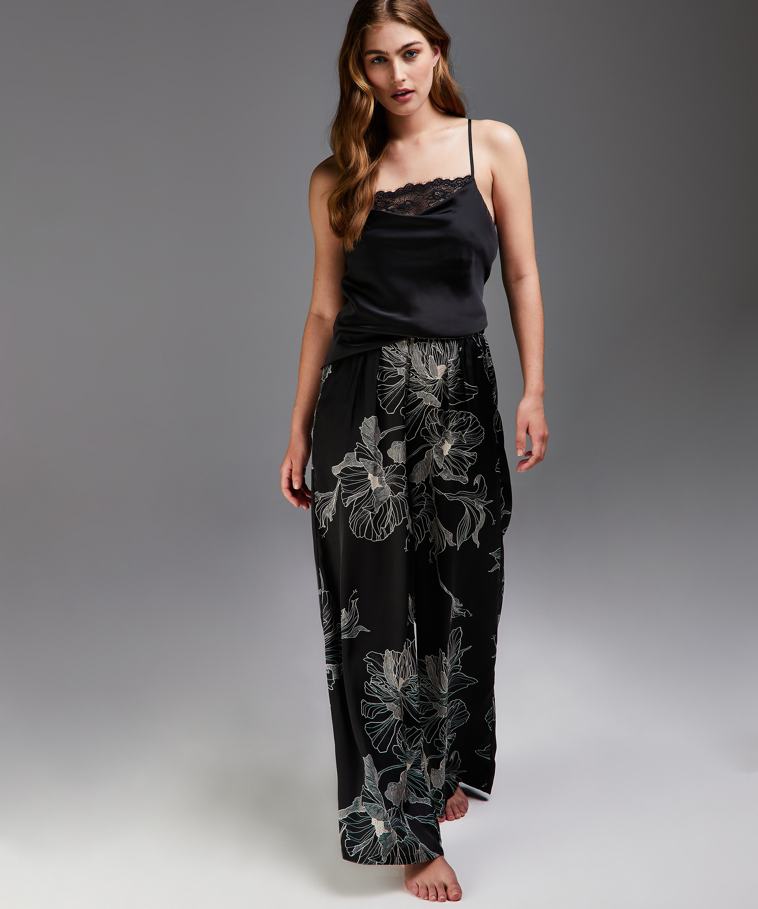 Petite Pantalon Palazzo satin Lotus, Noir, main