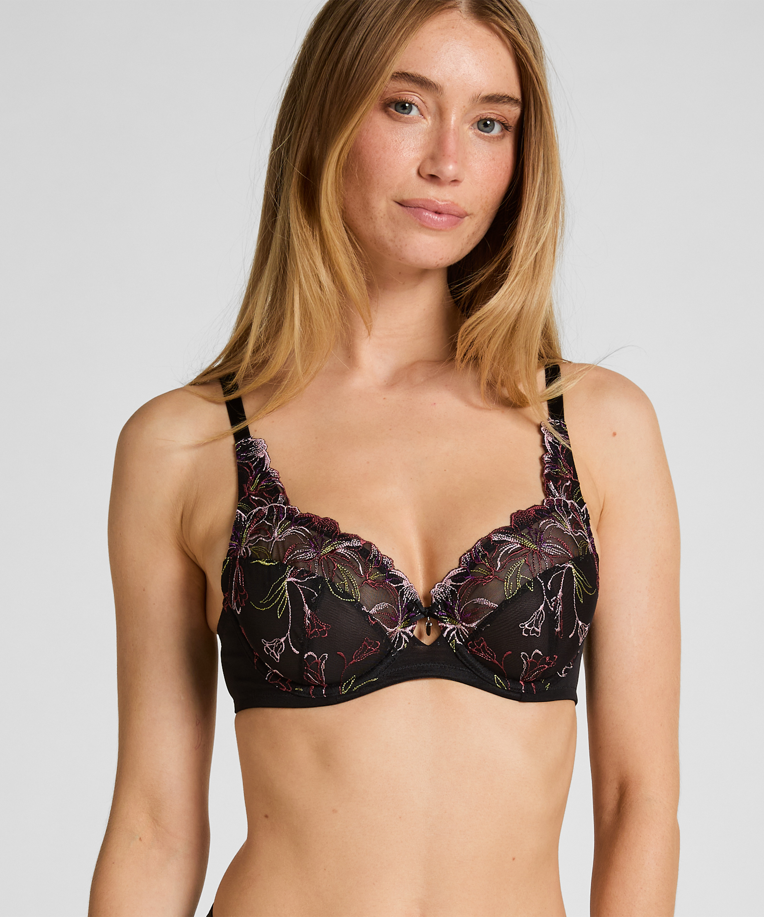 Soutien-gorge à armatures non-préformé Lily, Noir, main