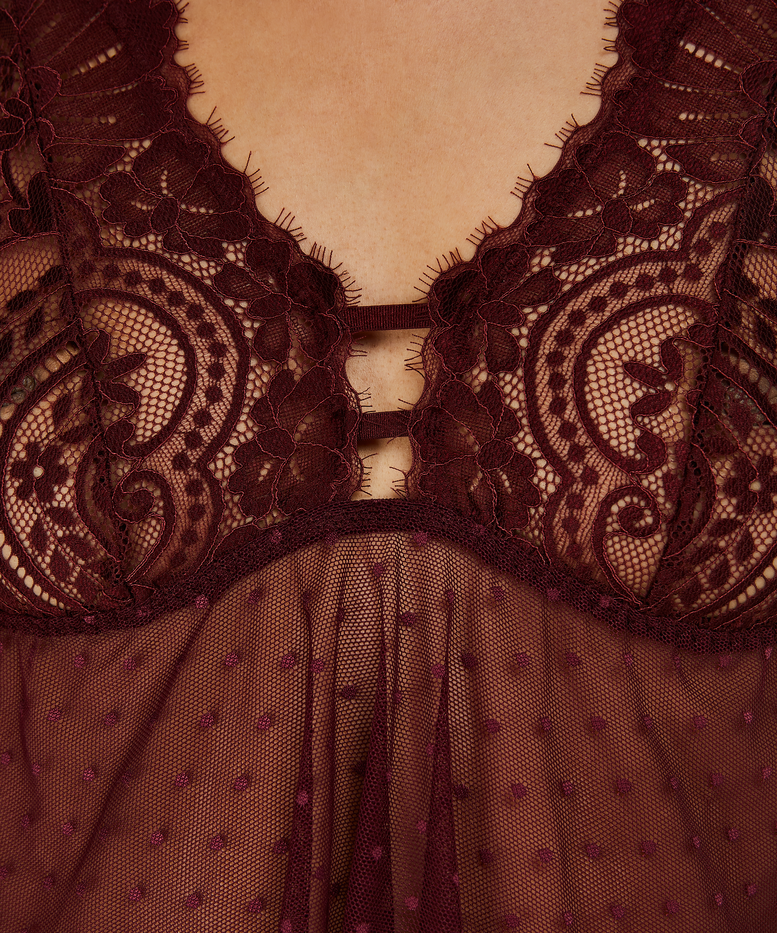 Camiset Bailey, Rood, main