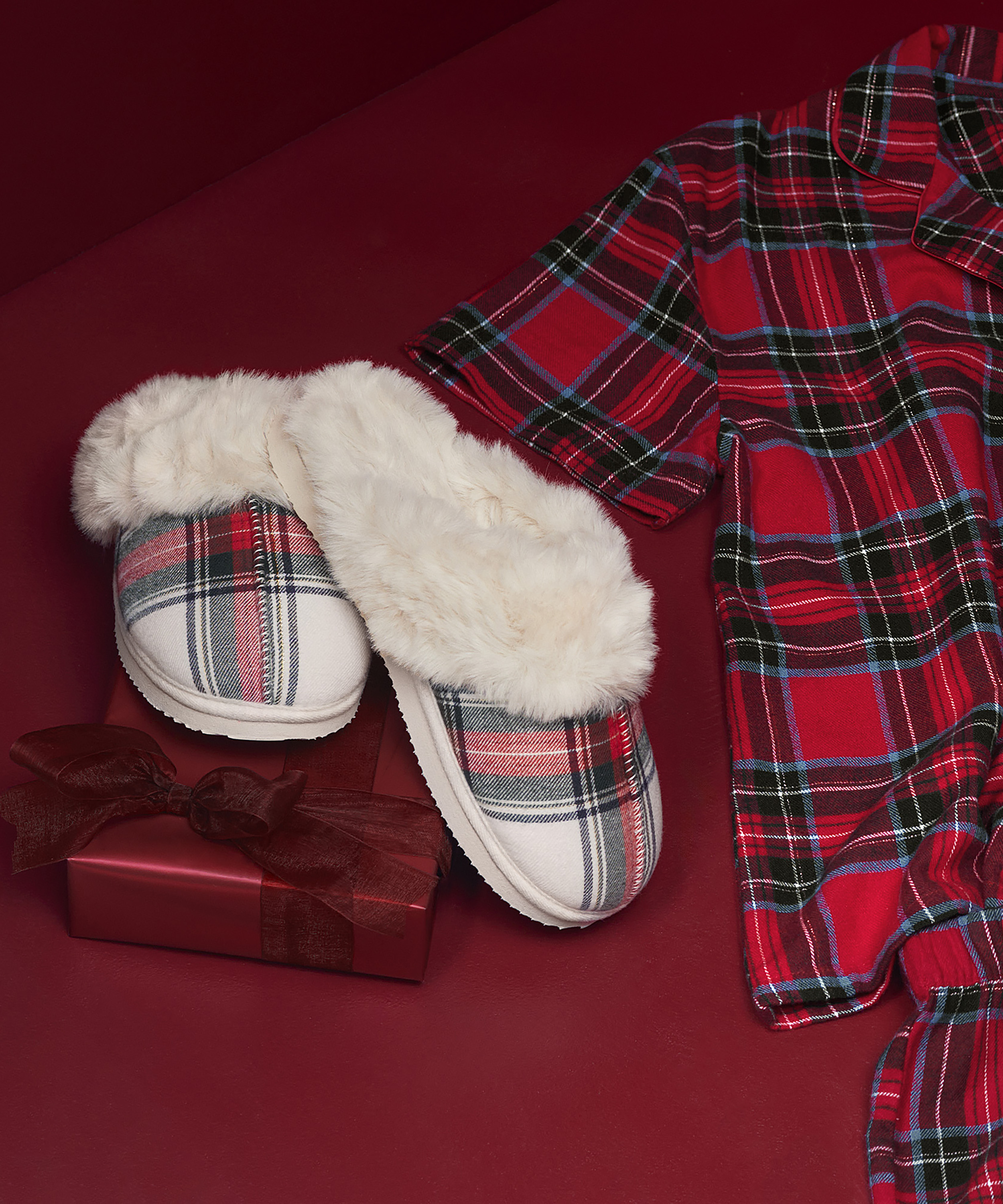 Teddy slippers, Wit, main