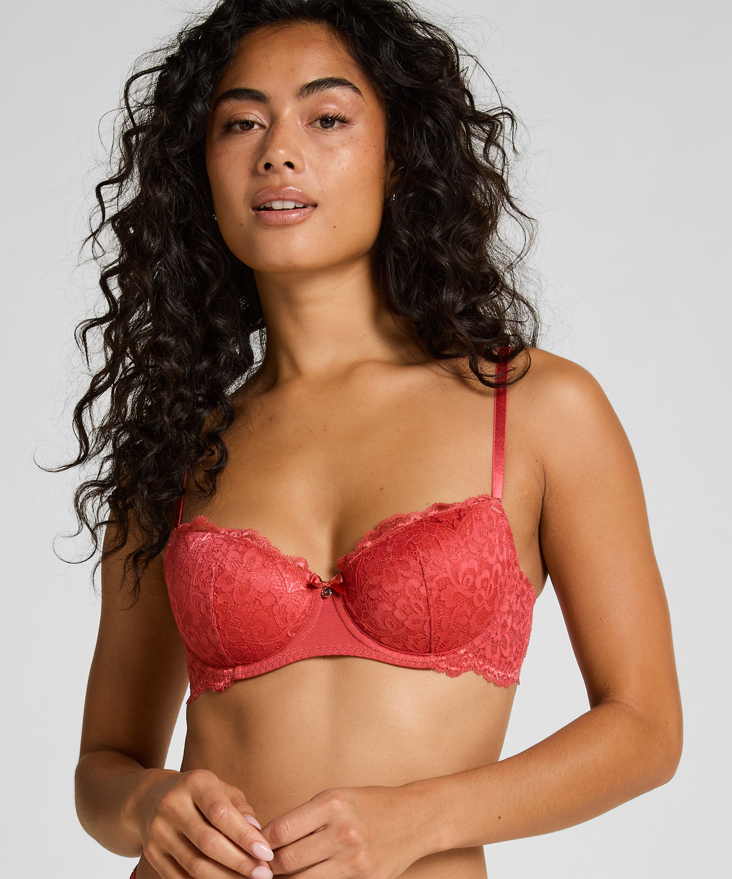 Soutien-gorge à armatures préformé Marine, Rouge, main