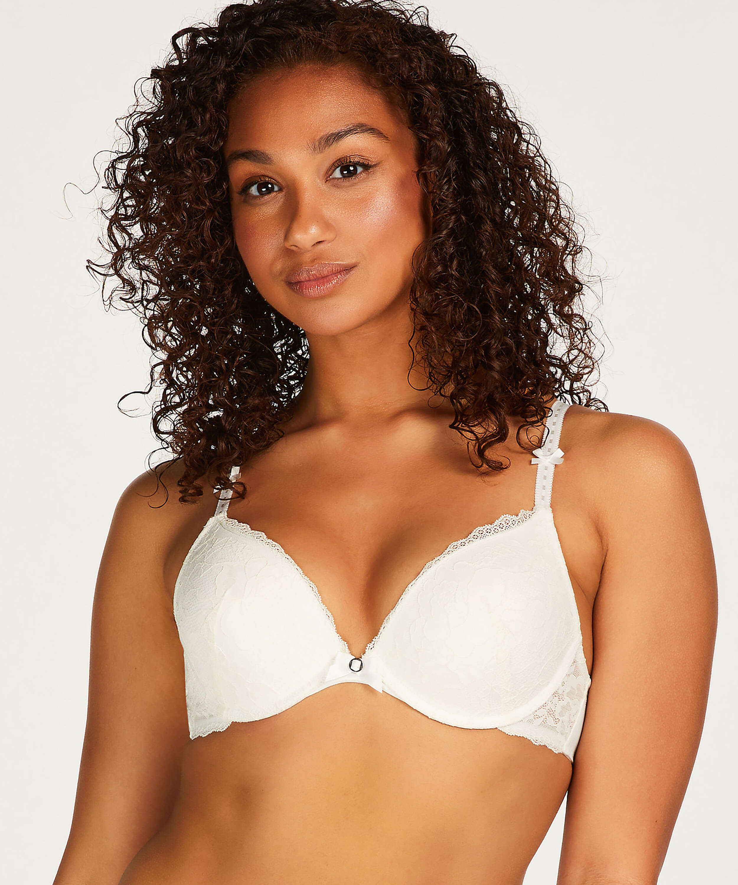 Soutien-gorge &agrave; armatures pr&eacute;form&eacute; push-up Maya, Blanc, main