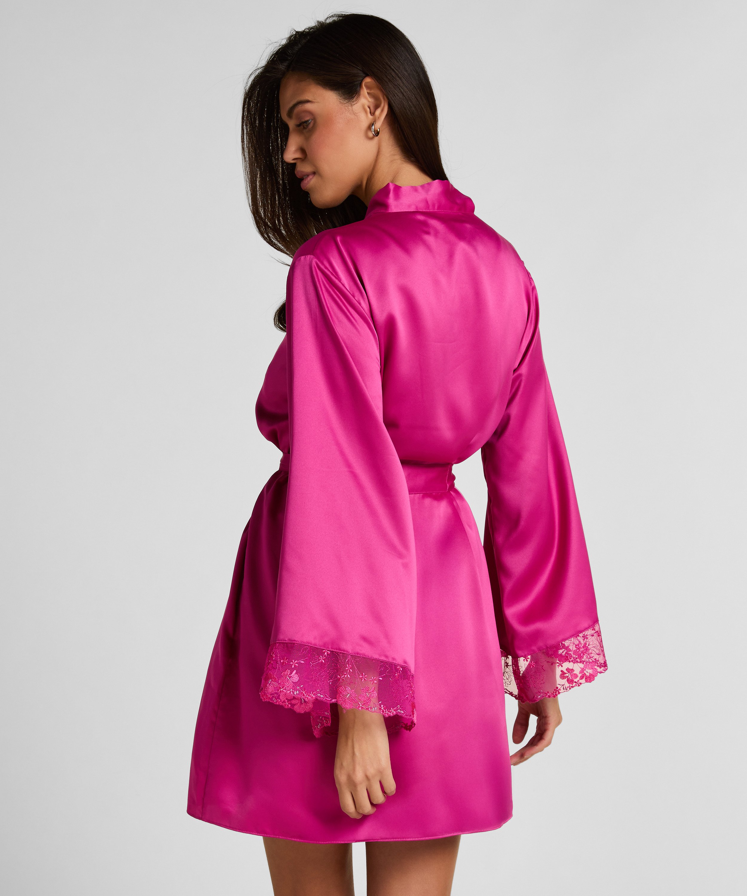 Kimono en satin Peonie, Rose, main