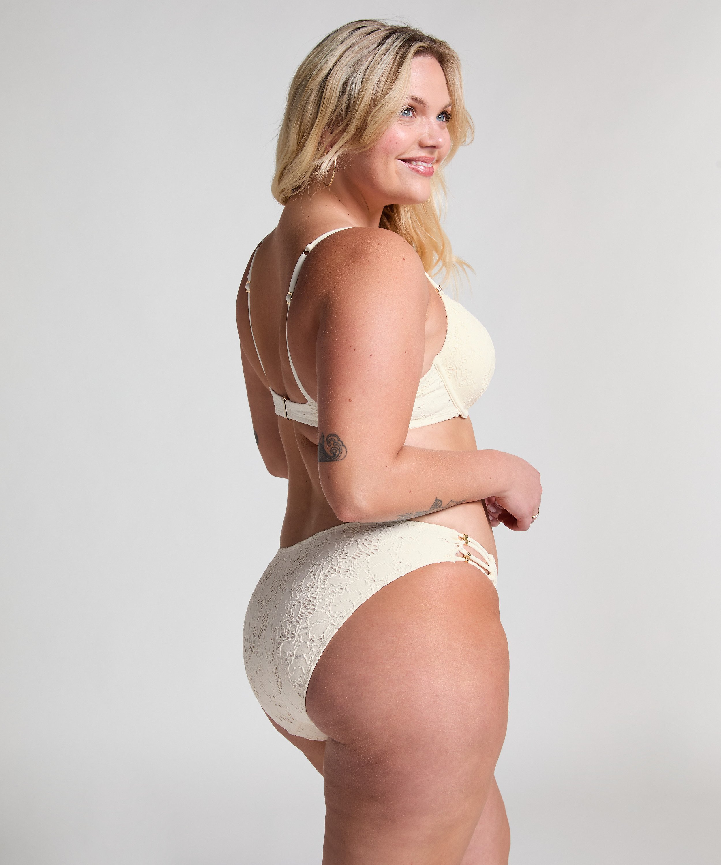 Bas de bikini Crochet, Blanc, main