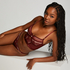 Soutien-gorge rembourr&eacute; &agrave; armatures longline Malika, Rouge