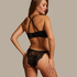 Soutien-gorge pr&eacute;form&eacute; &agrave; armatures longline Jacqueline, Noir