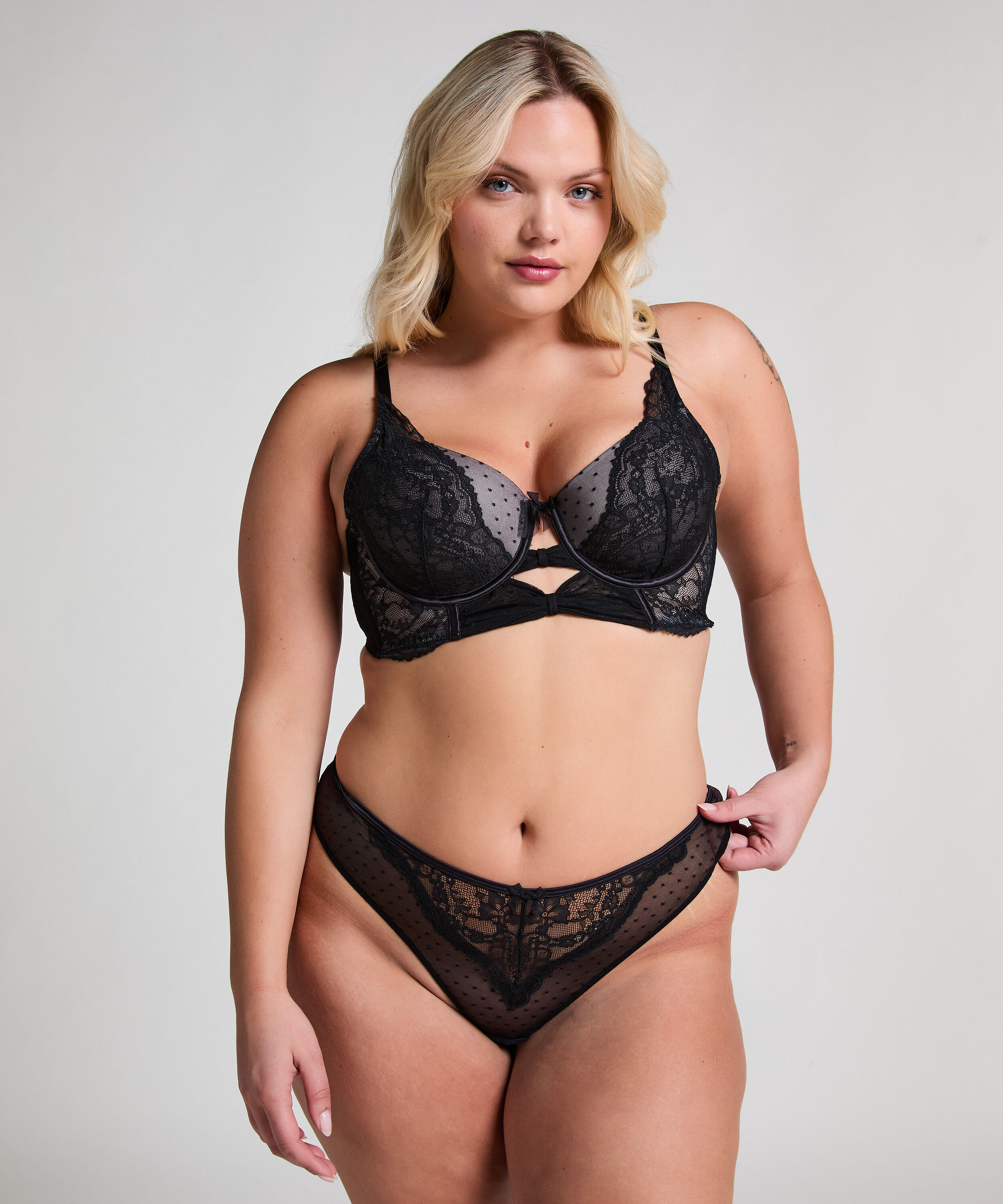 Voorgevormde longline beugel bh Juliette, Zwart