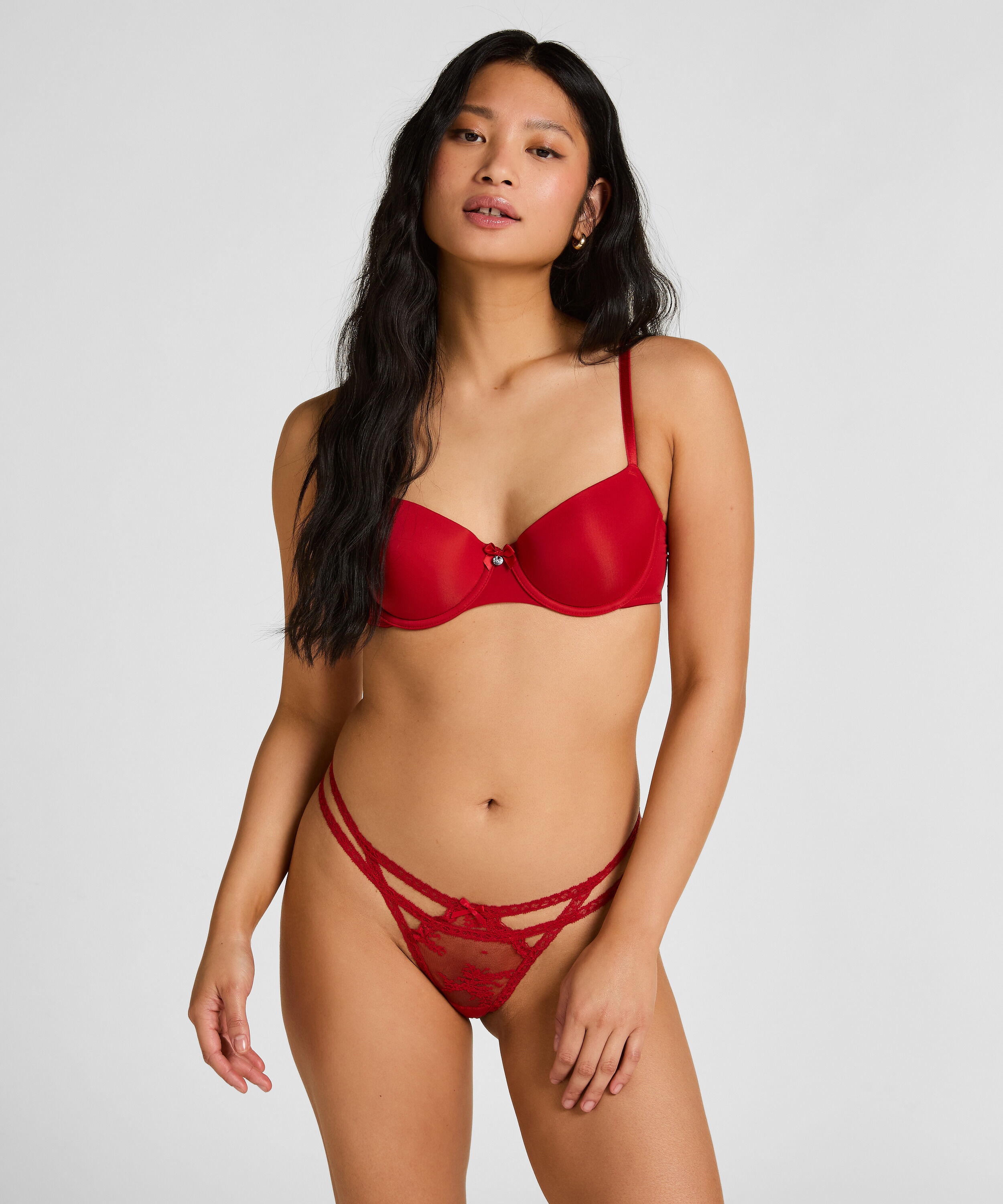 String Irina, Rouge String Irina, Rouge