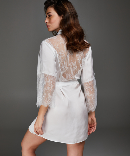 Kimono Satin Lily, Wit