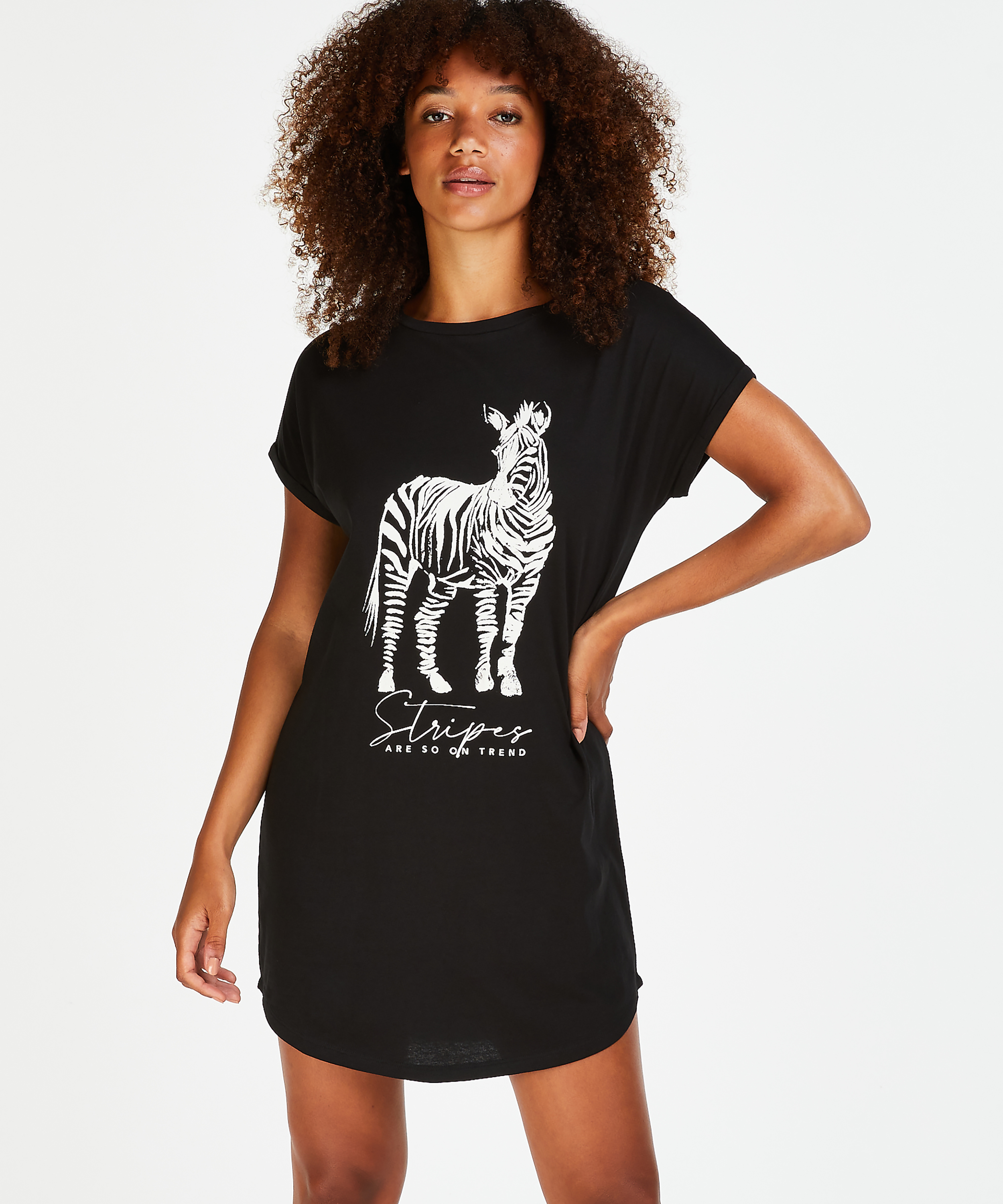 Chemise de nuit col rond, Noir, main