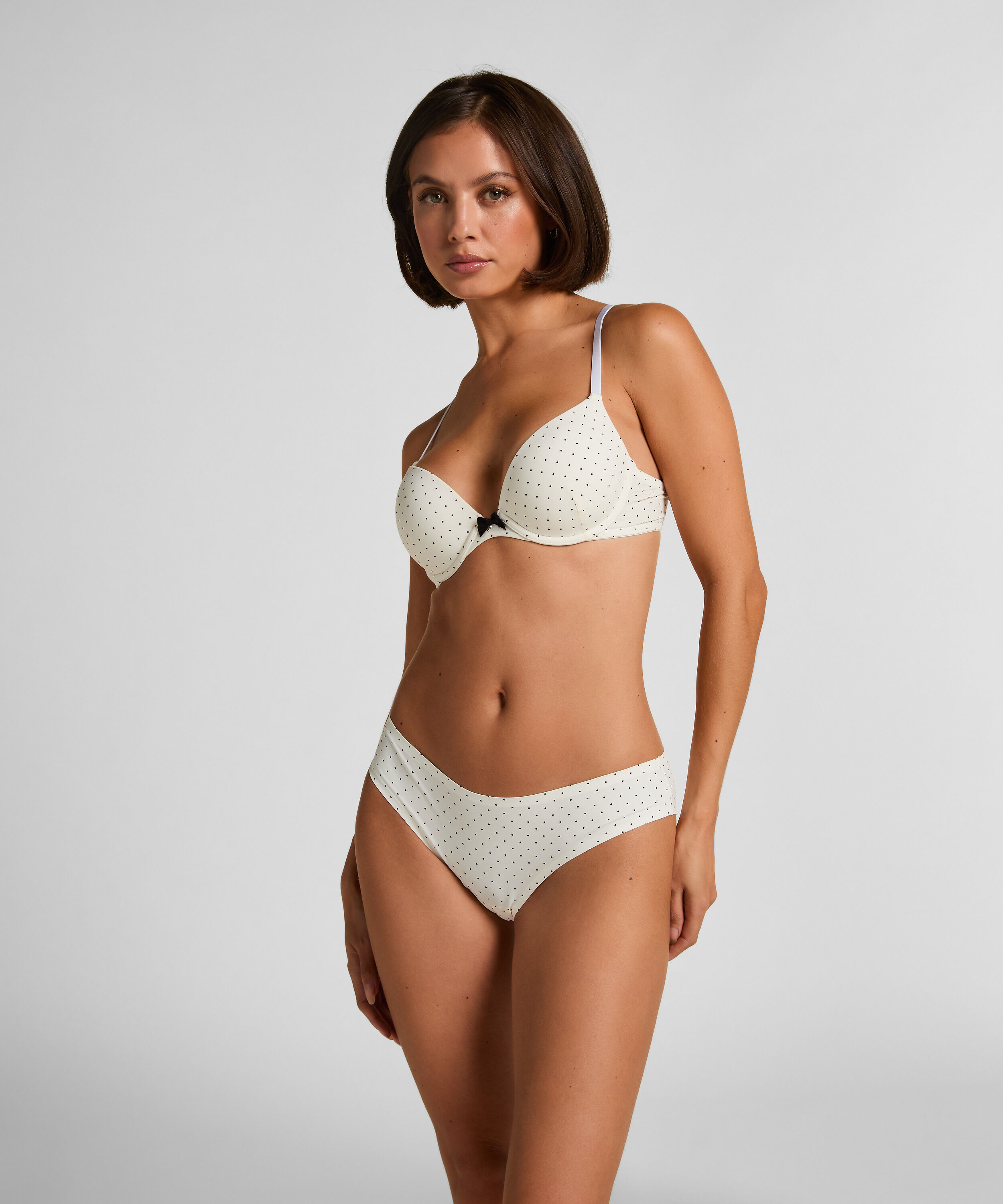 Micro-culotte brésilienne, Blanc