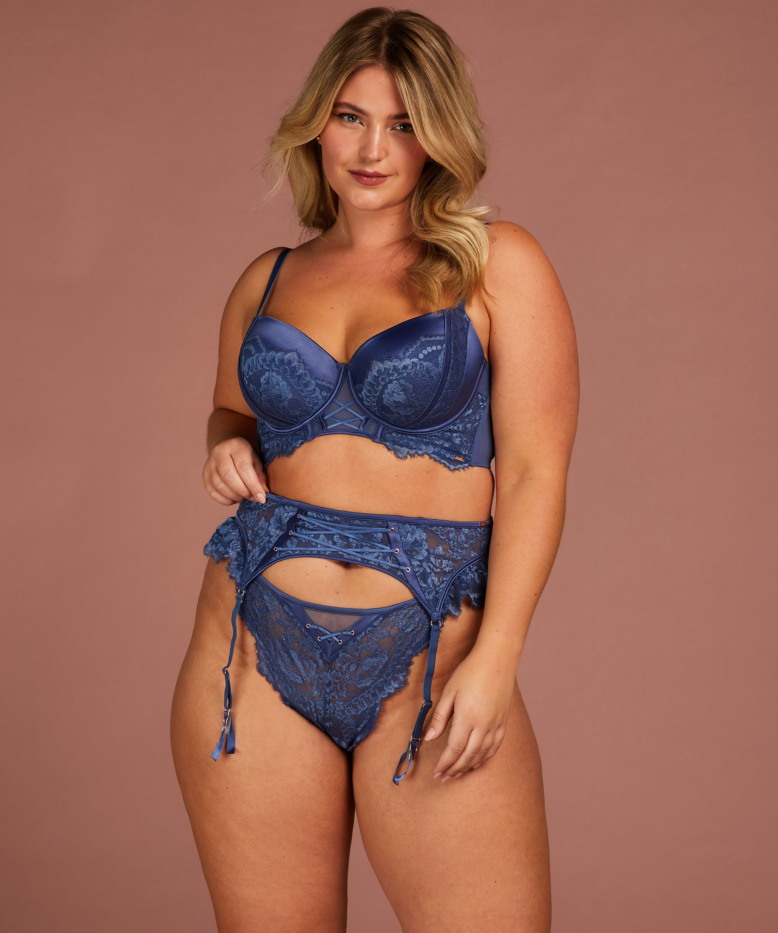 Jarretels Daan, Blauw