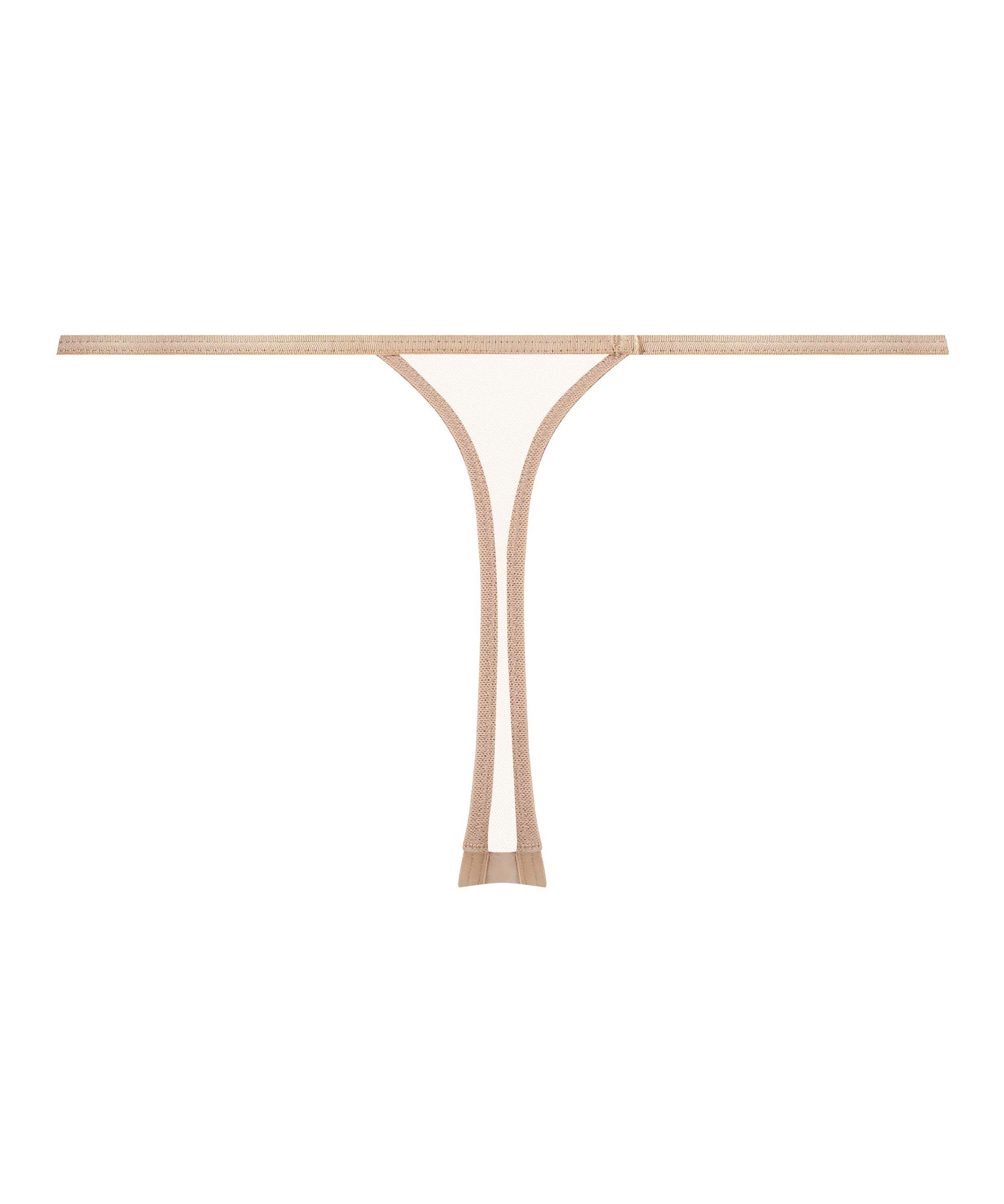 String Maxime, Brun, main