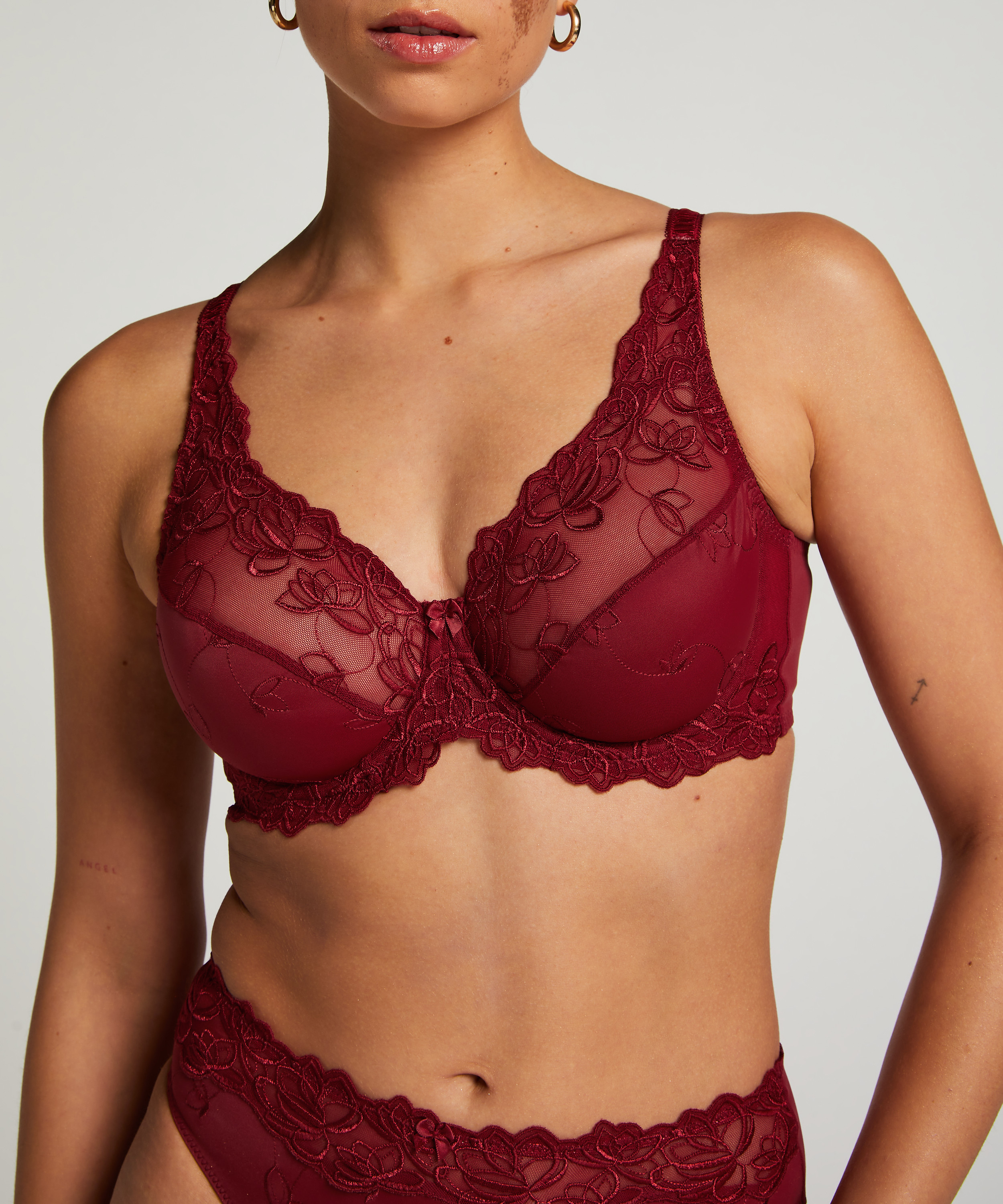 Soutien-gorge &agrave; armatures non-pr&eacute;form&eacute; Diva, Rouge, main