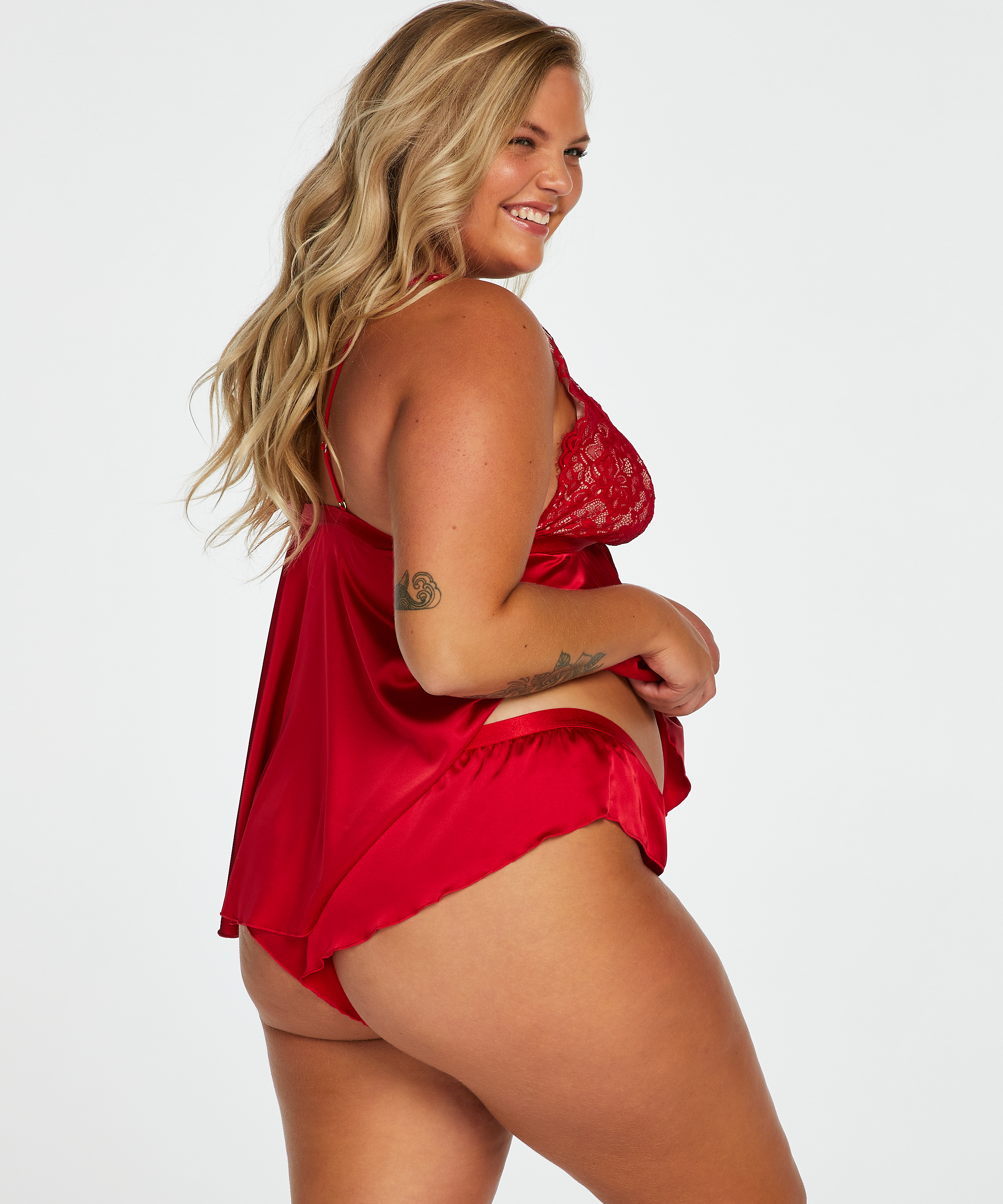 Ensemble Mariah, Rouge, main