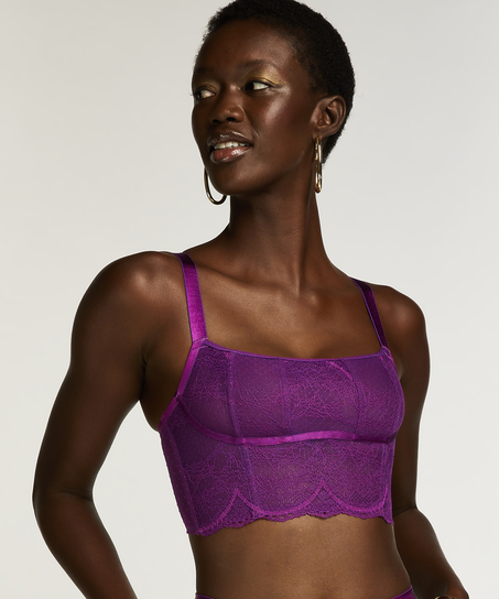Brassi&egrave;re Maisie Nyakim, Pourpre