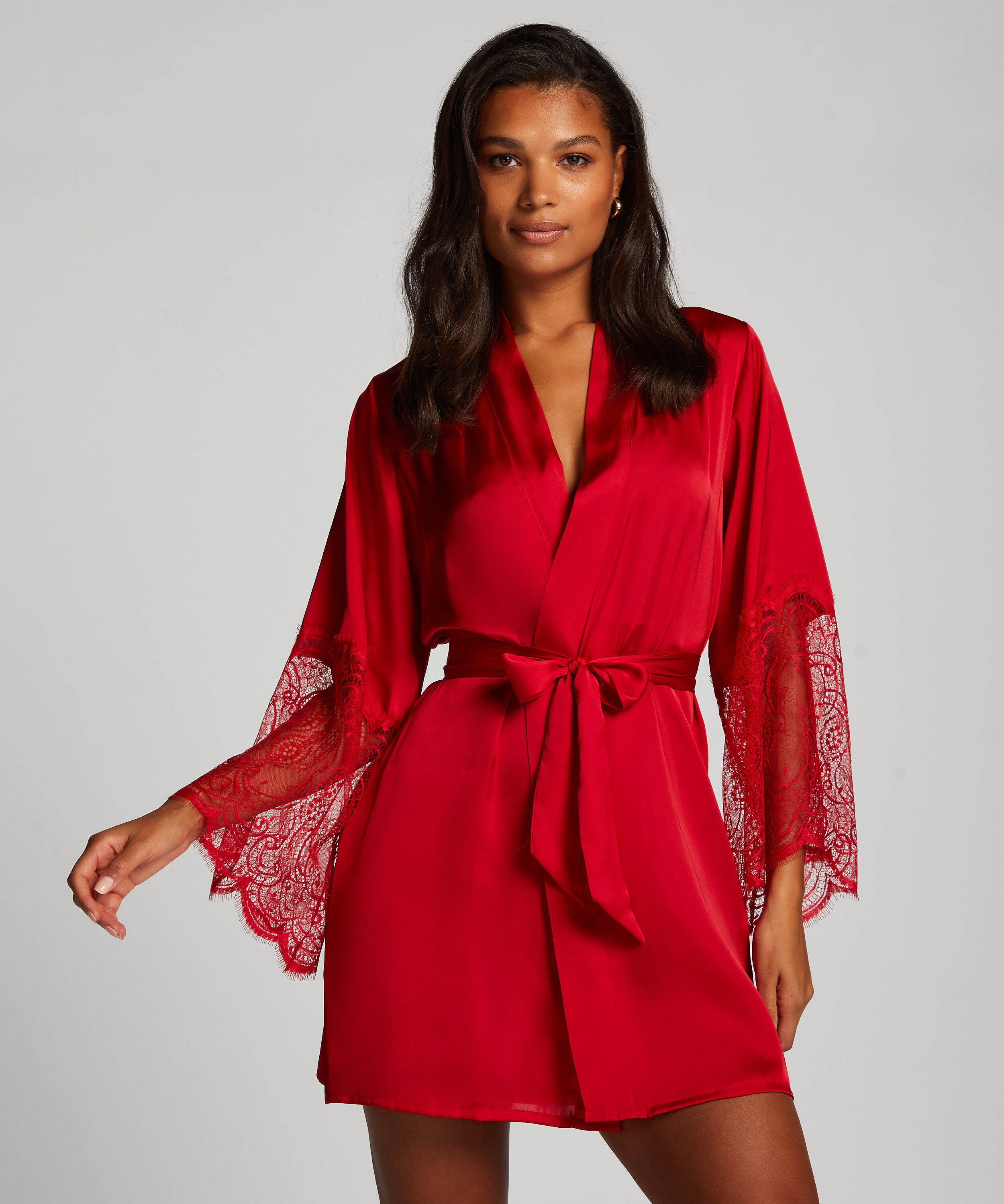 Kimono satin avec dentelle, Rouge