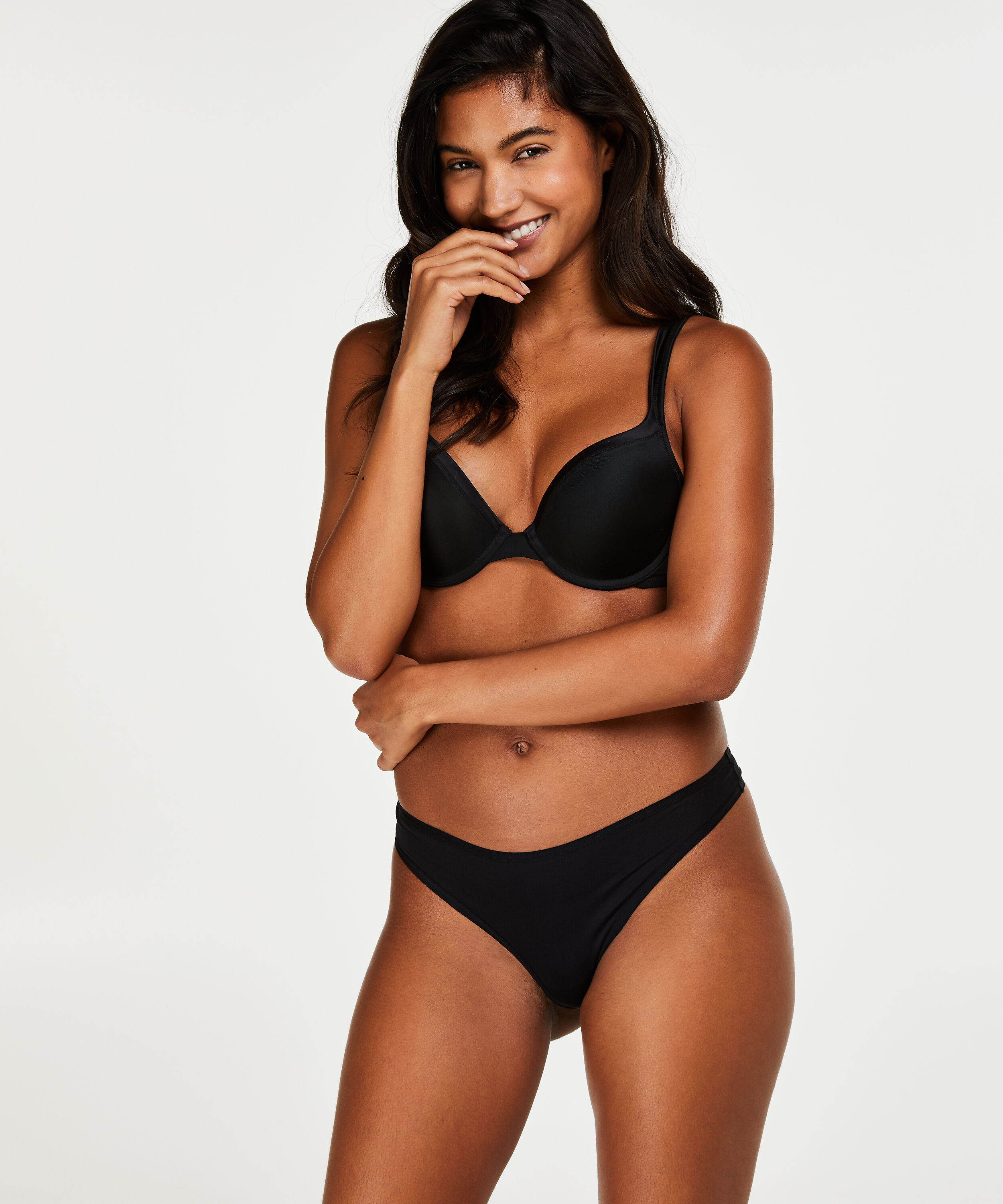 Voorgevormde beugel bh Satin lace, Zwart